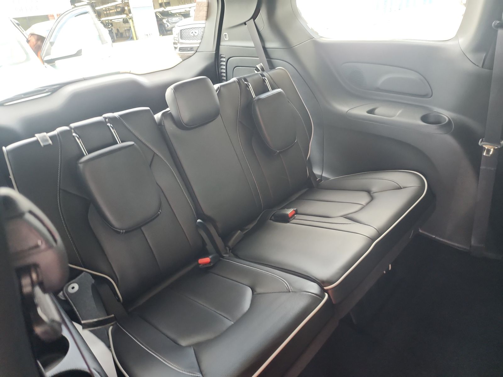 2024 Chrysler Pacifica Hybrid Select Premium S Appearance FWD