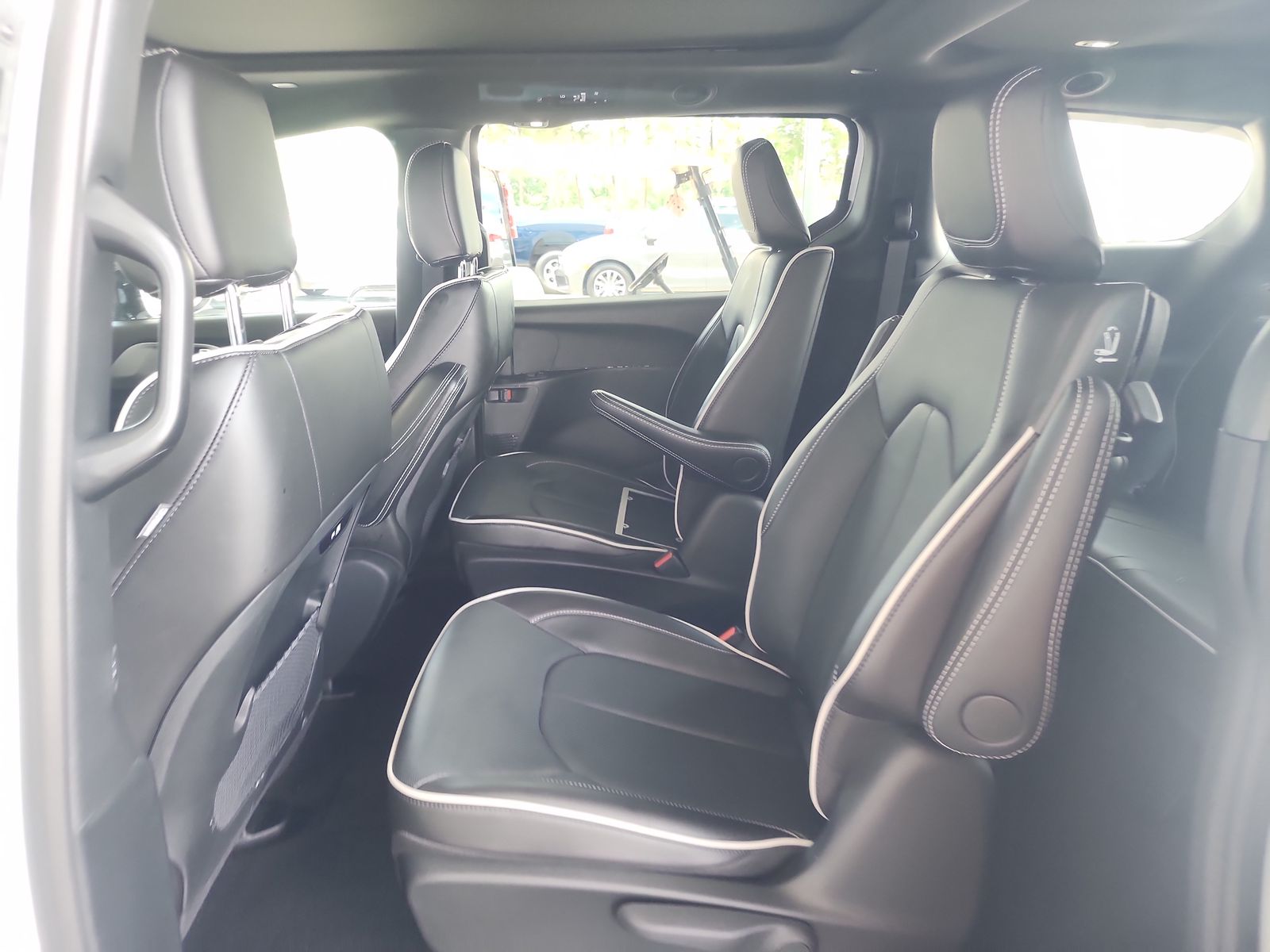 2024 Chrysler Pacifica Hybrid Select Premium S Appearance FWD