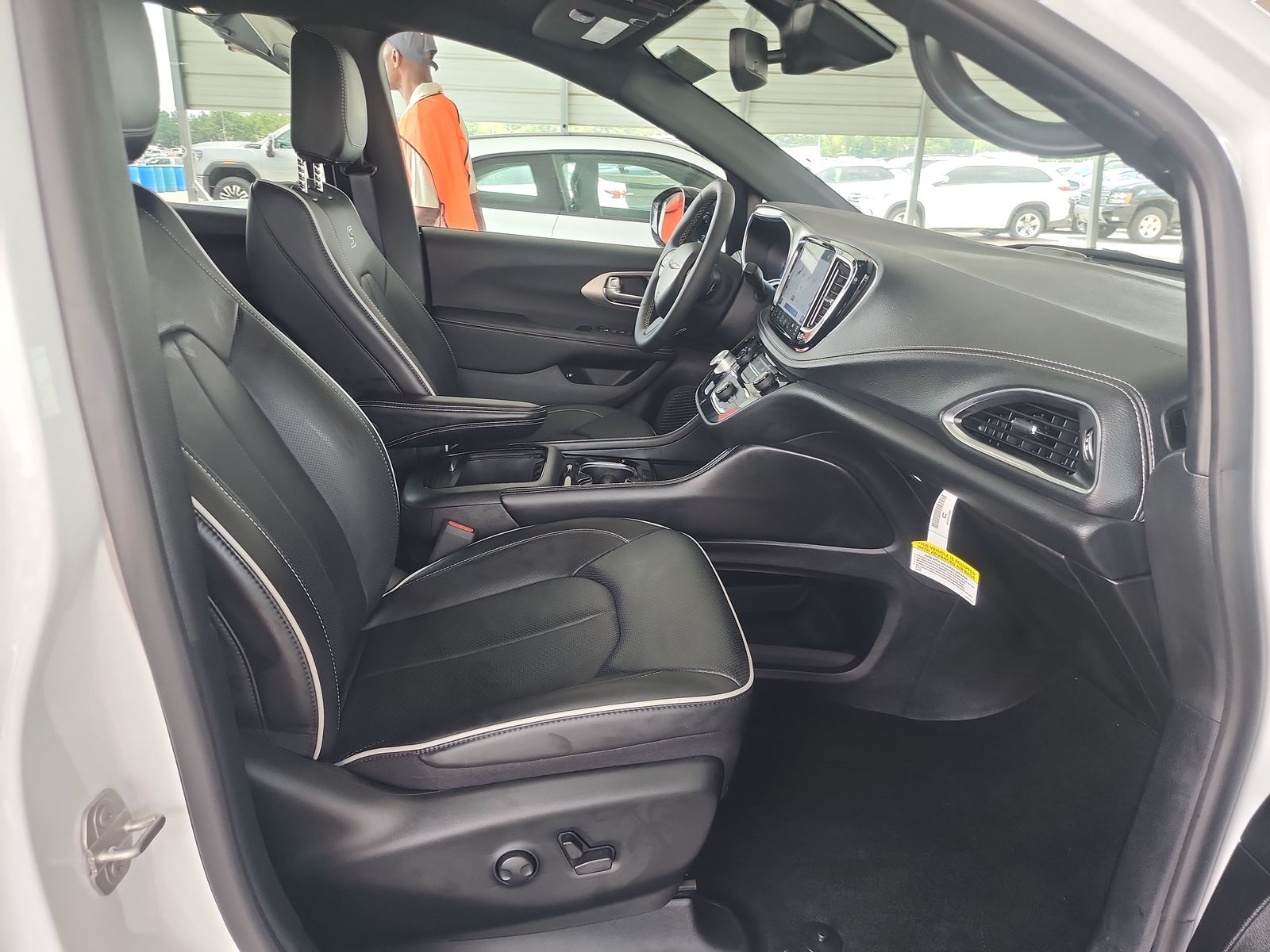 2024 Chrysler Pacifica Hybrid Select Premium S Appearance FWD