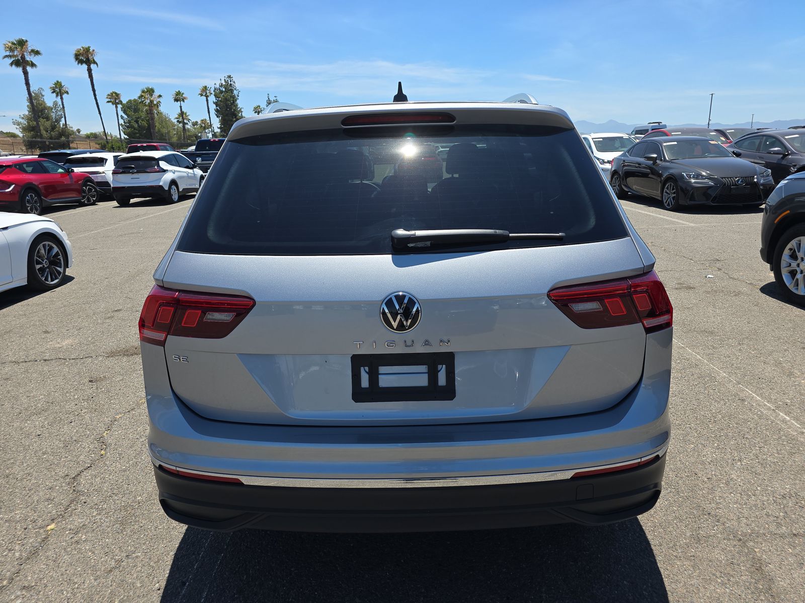 2022 Volkswagen Tiguan 2.0T SE FWD