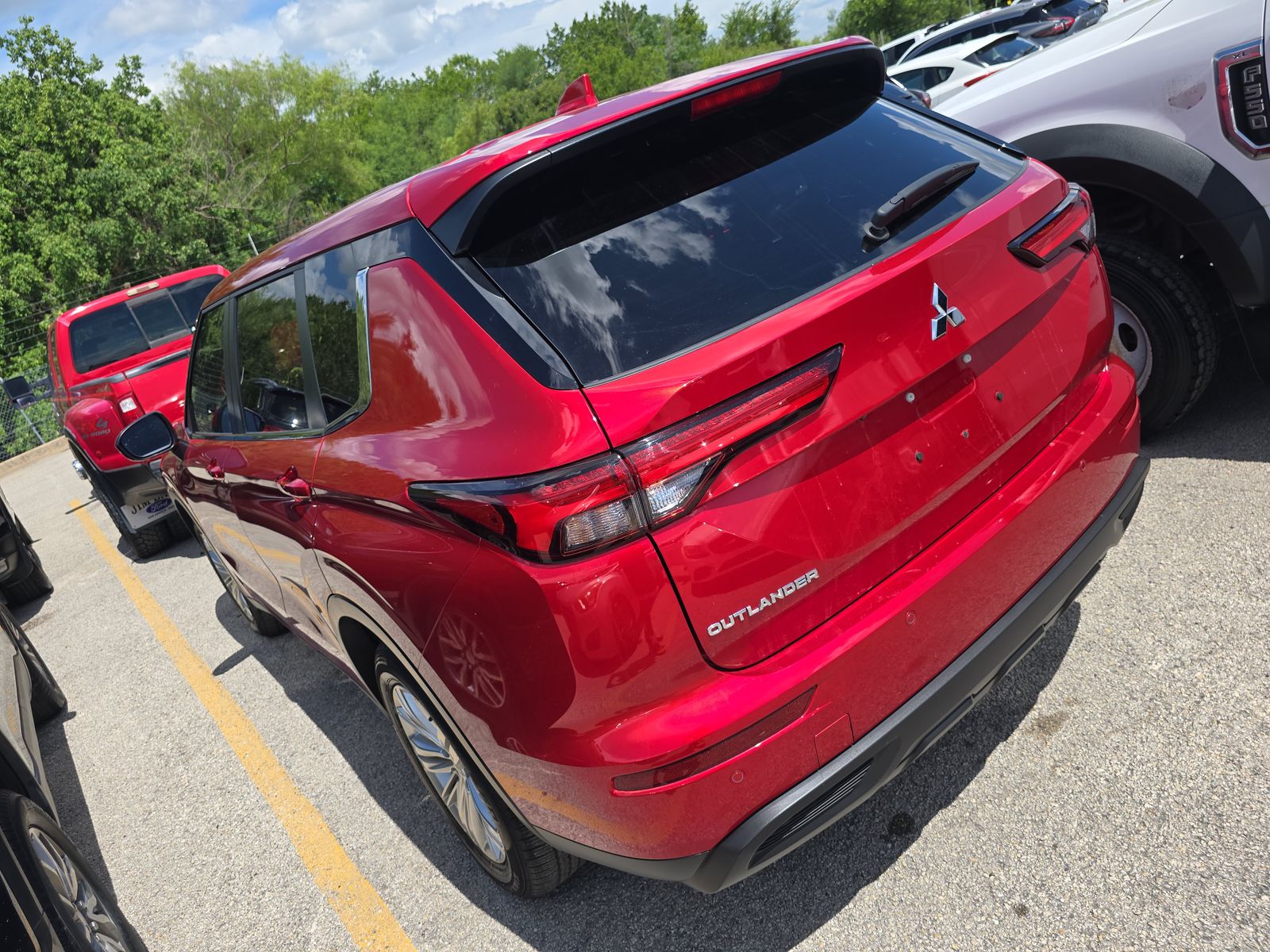 2024 Mitsubishi Outlander ES FWD