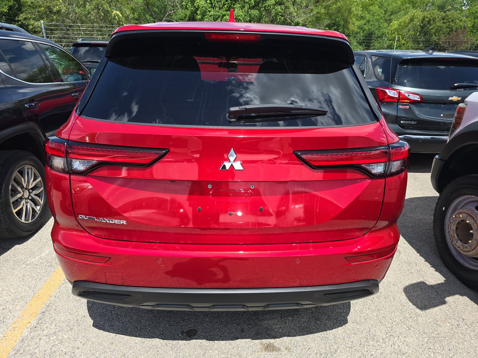 2024 Mitsubishi Outlander ES FWD
