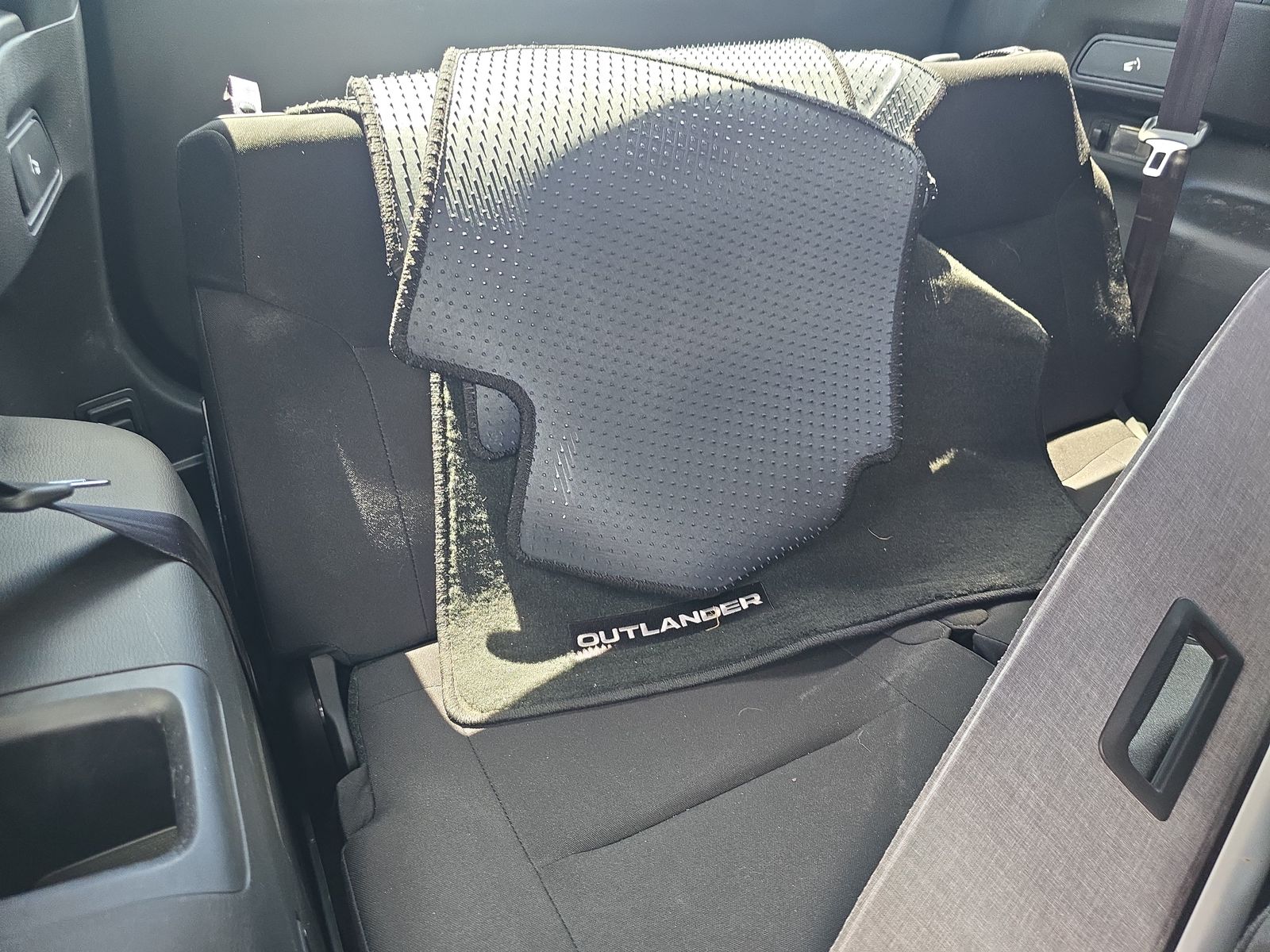 2024 Mitsubishi Outlander ES FWD