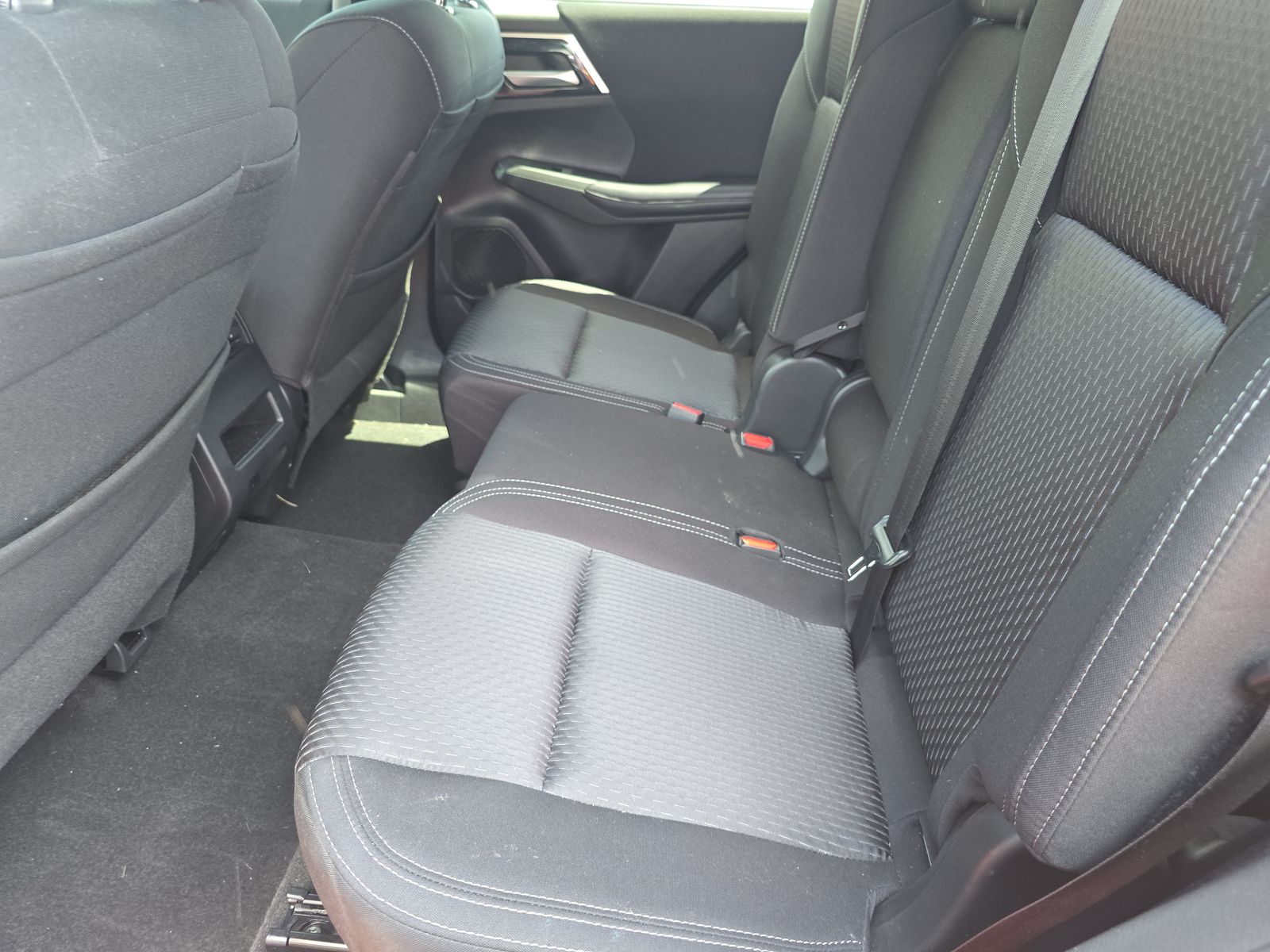 2024 Mitsubishi Outlander ES FWD