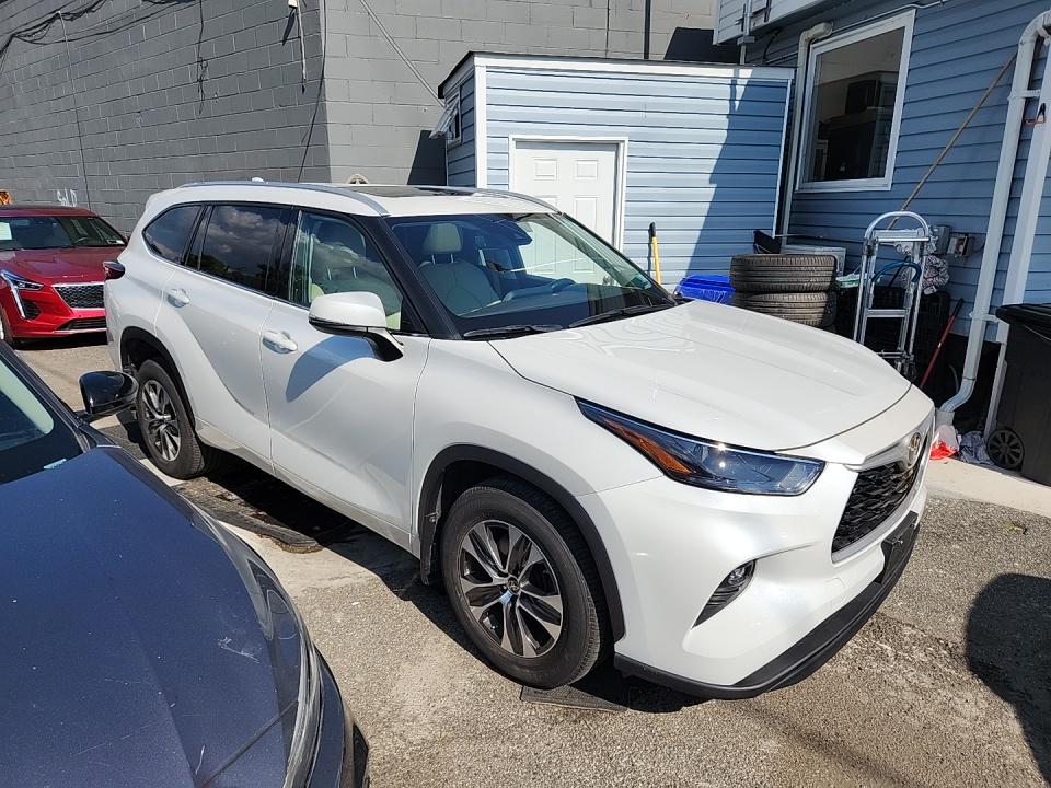 2022 Toyota Highlander XLE AWD