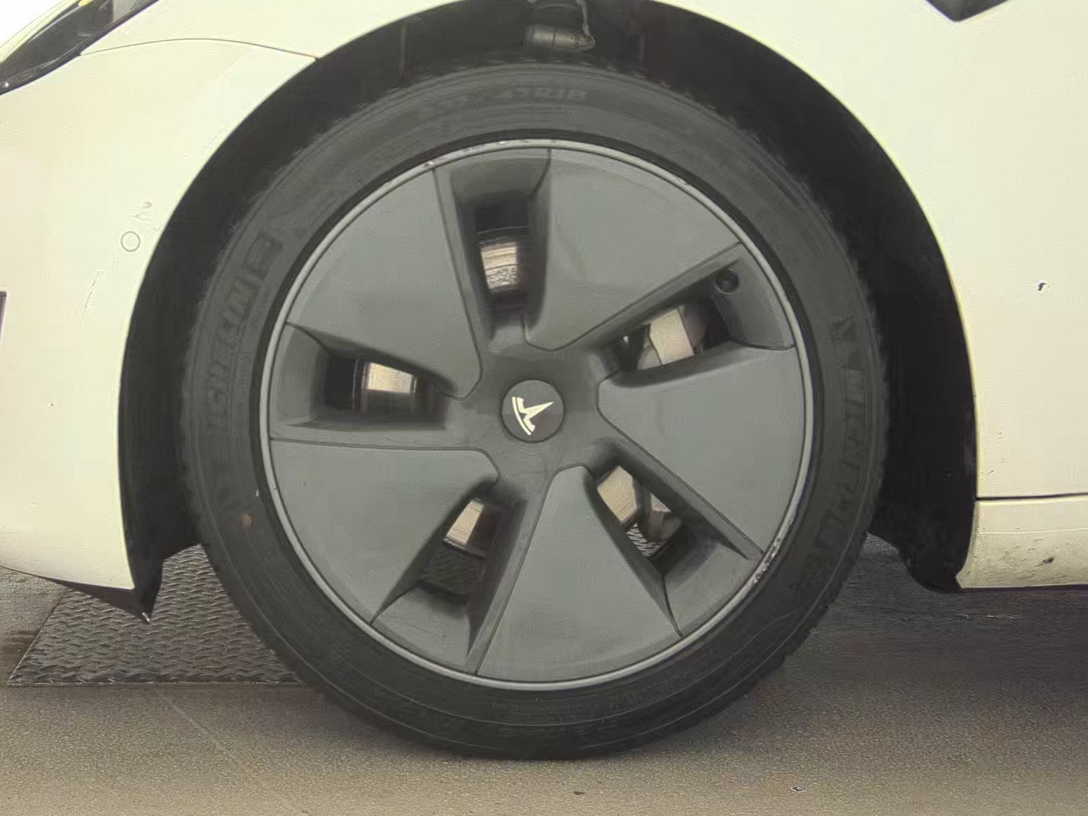2021 Tesla Model 3 Standard Range Plus FWD