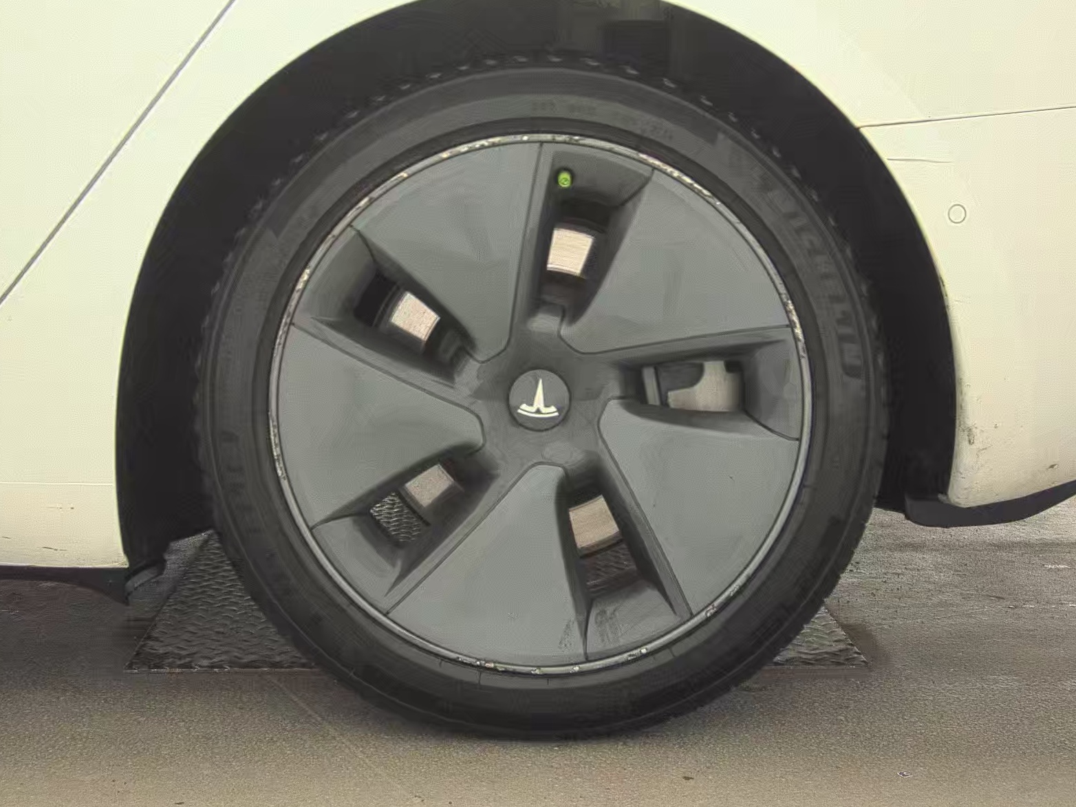 2021 Tesla Model 3 Standard Range Plus FWD