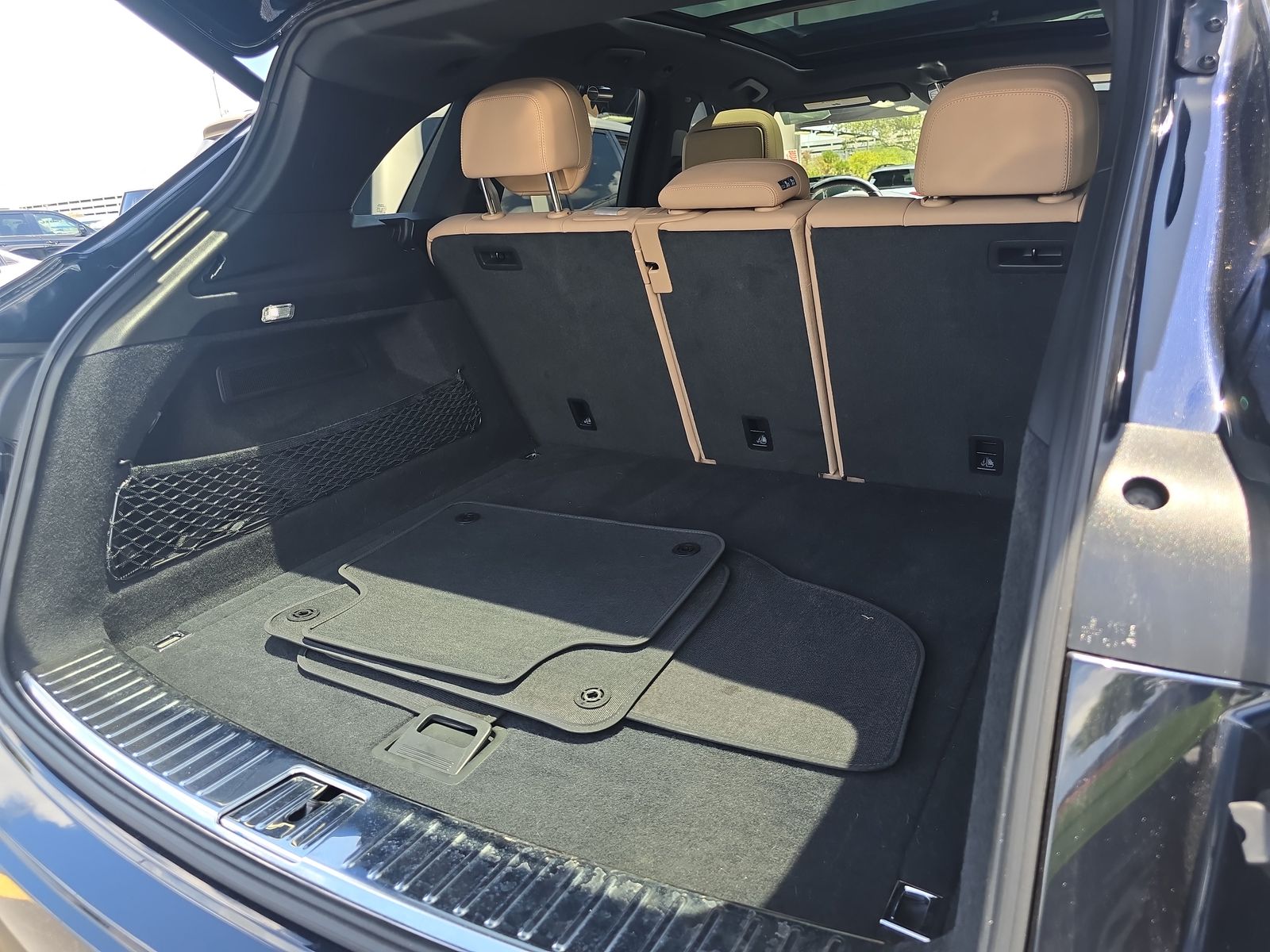 2022 Porsche Cayenne Platinum Edition AWD