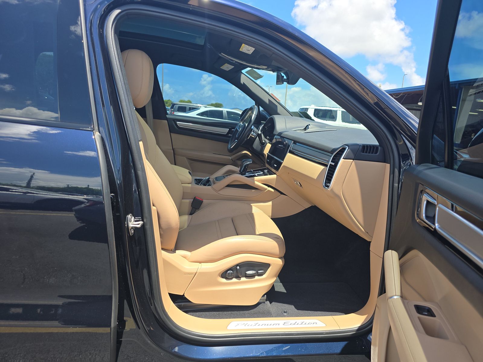 2022 Porsche Cayenne Platinum Edition AWD