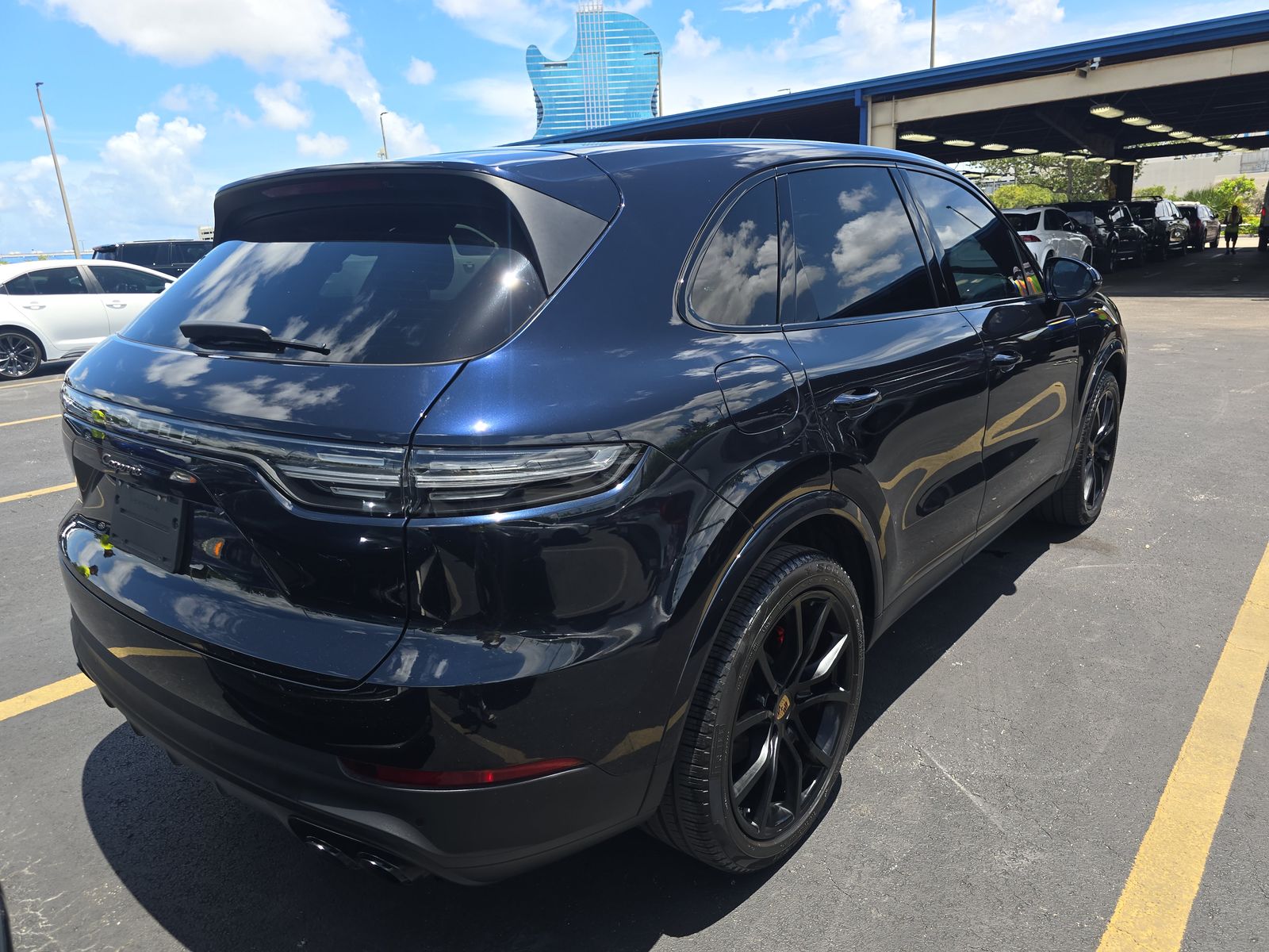 2022 Porsche Cayenne Platinum Edition AWD