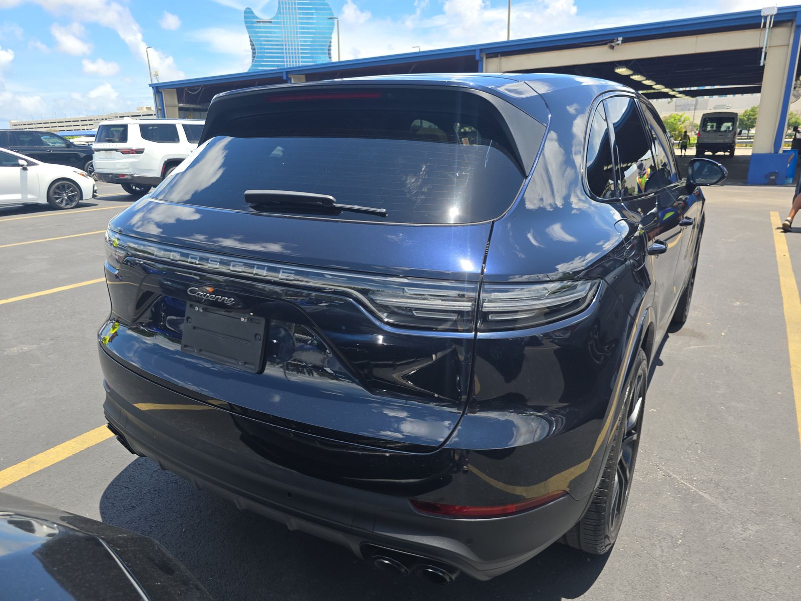 2022 Porsche Cayenne Platinum Edition AWD