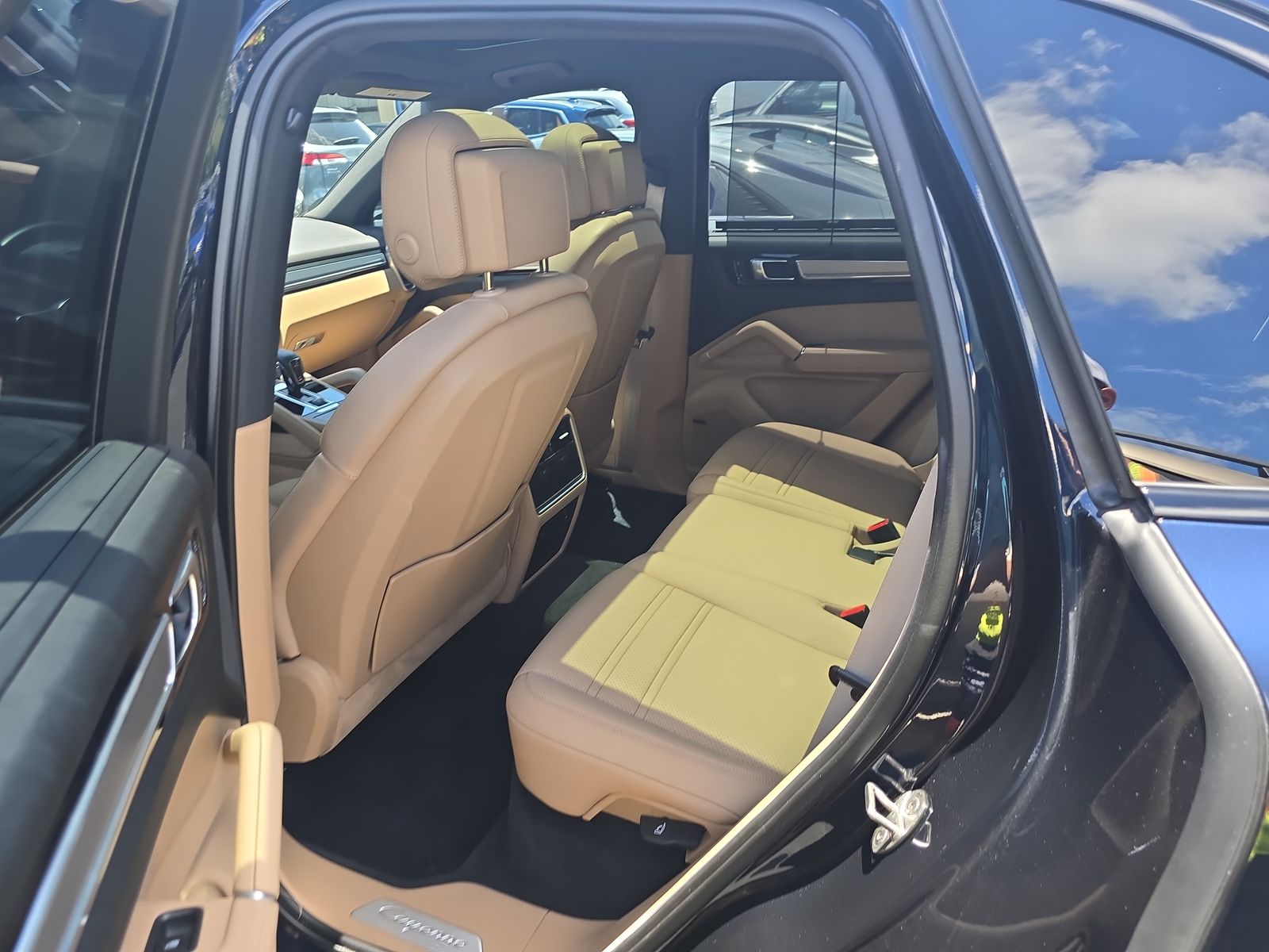 2022 Porsche Cayenne Platinum Edition AWD