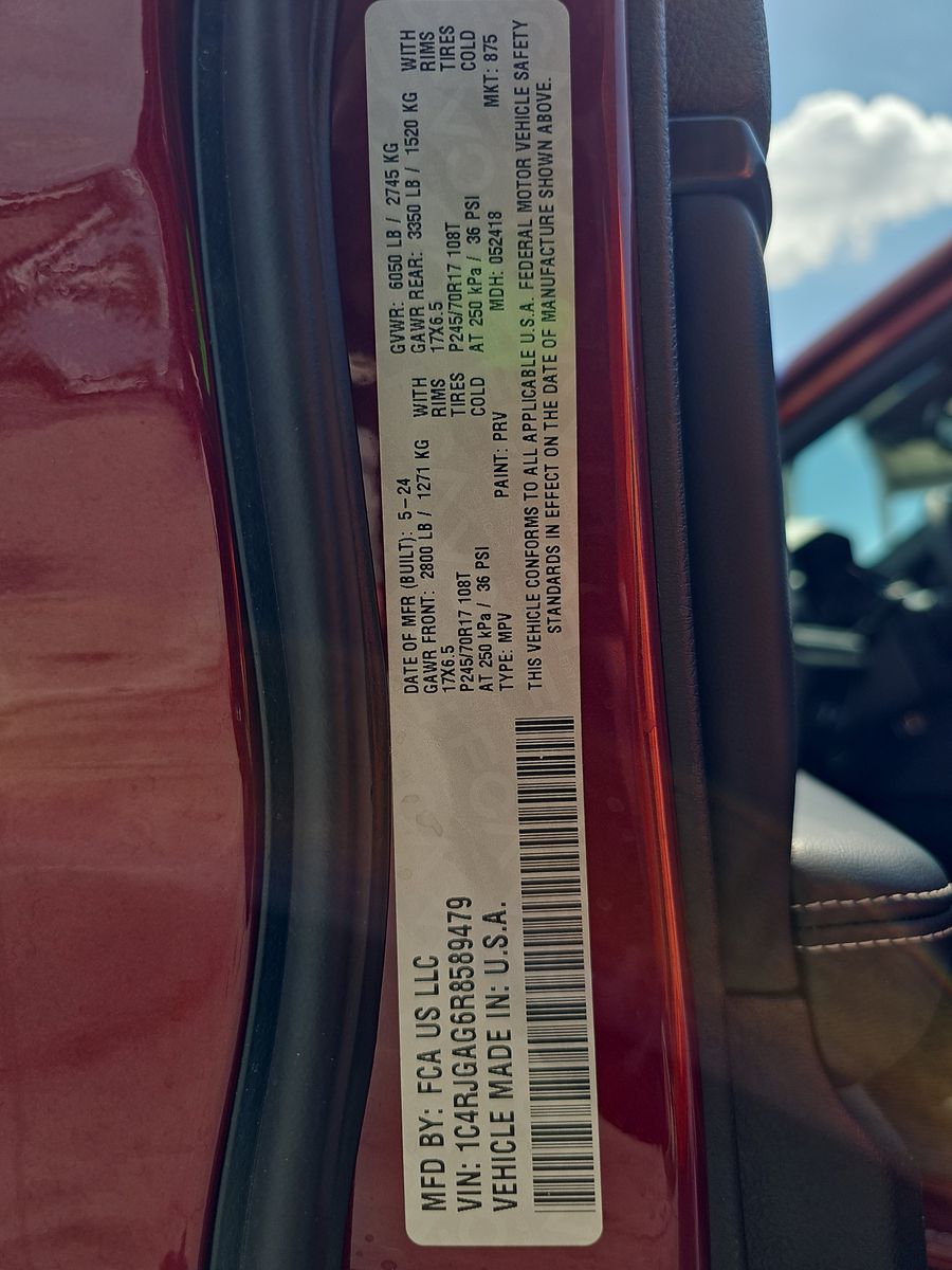 2024 Jeep Grand Cherokee Laredo RWD