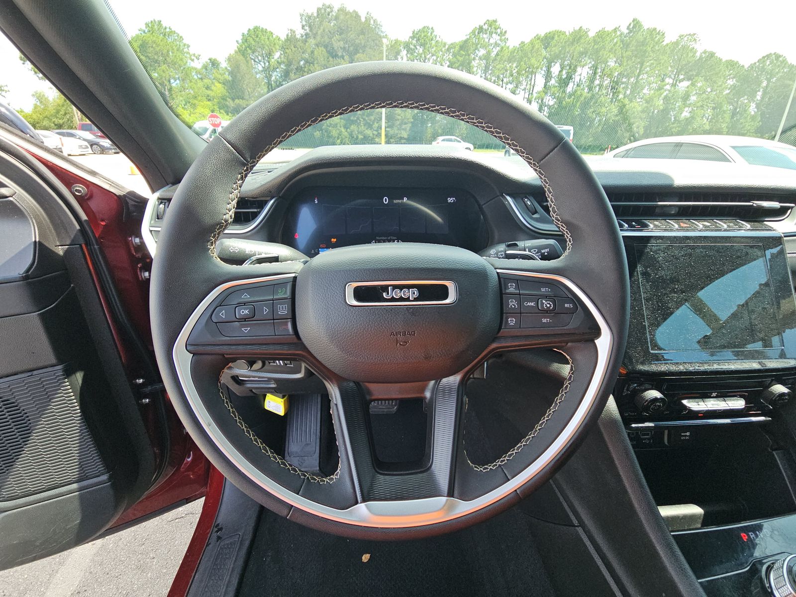 2024 Jeep Grand Cherokee Laredo RWD