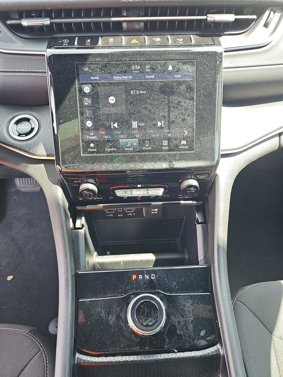 2024 Jeep Grand Cherokee Laredo RWD