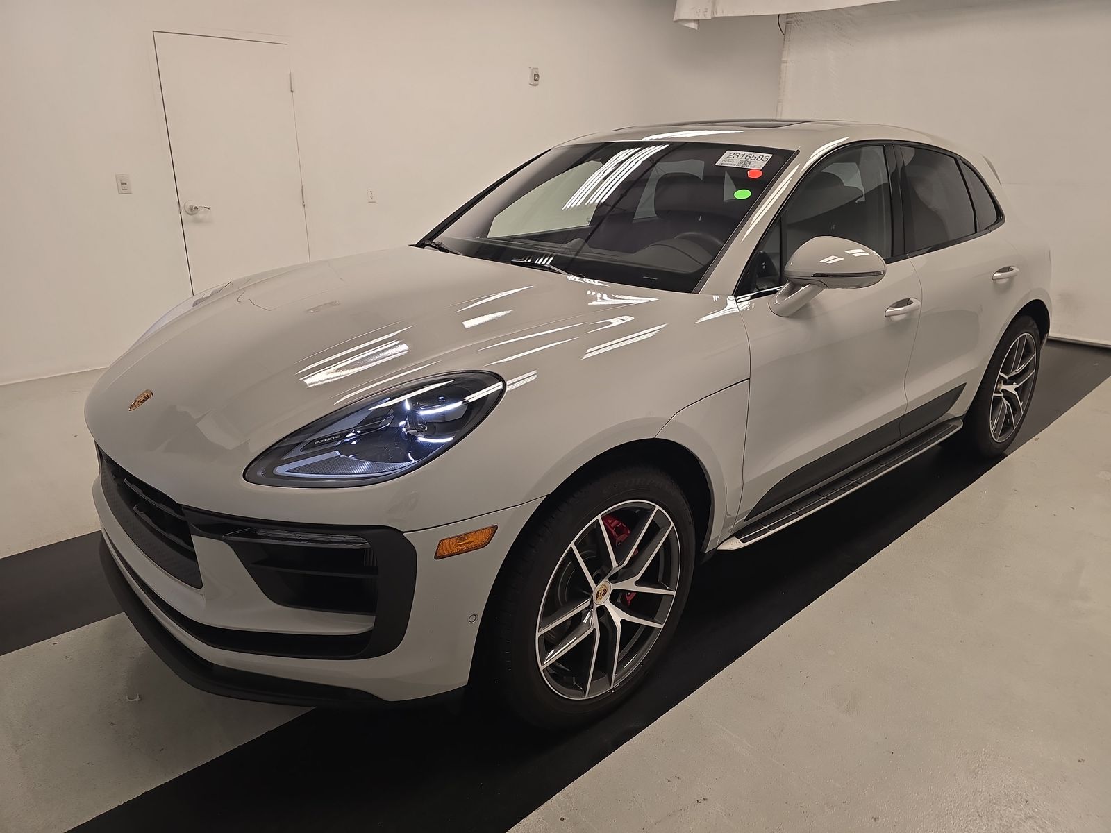 2025 Porsche Macan S