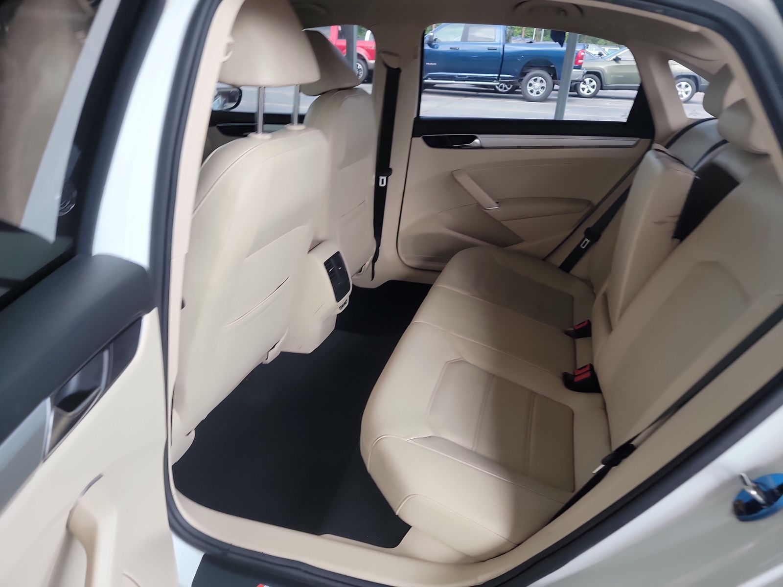 2019 Volkswagen Passat 2.0T Wolfsburg Edition FWD