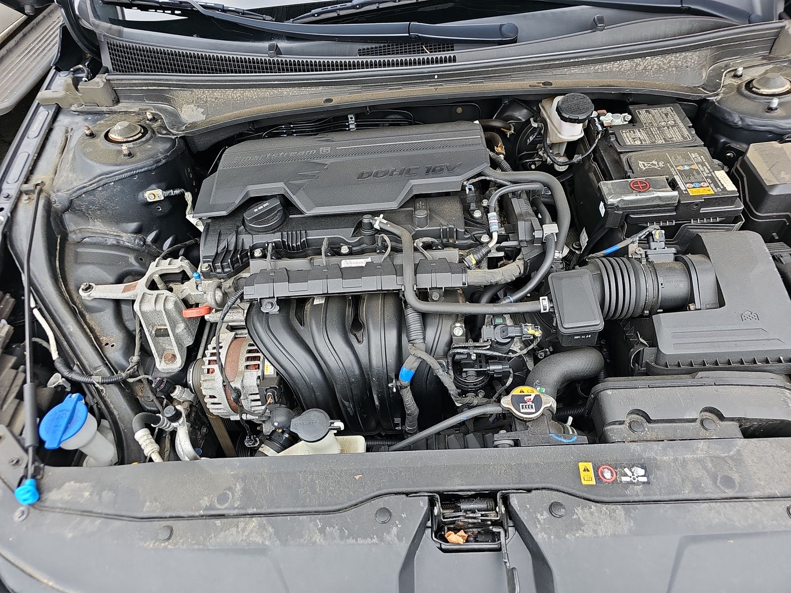 2022 Hyundai Elantra SE FWD