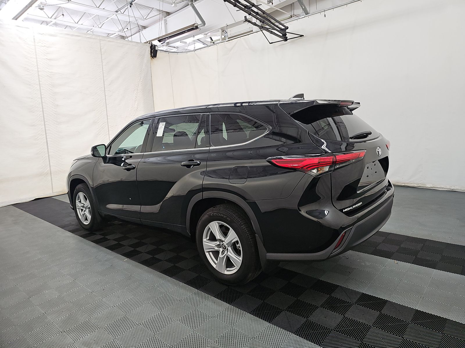 2022 Toyota Highlander LE AWD