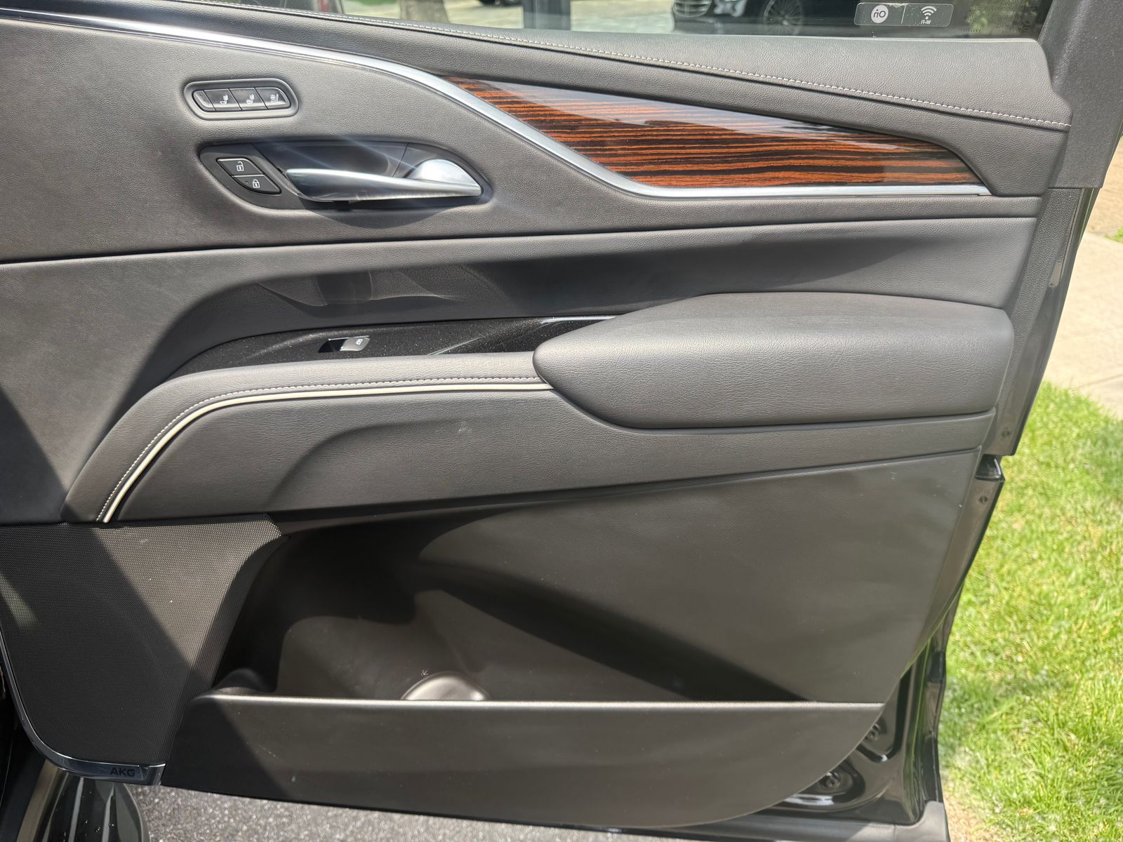 2022 Cadillac Escalade ESV Premium Luxury AWD