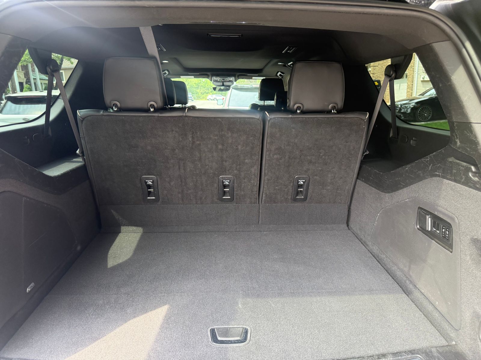 2022 Cadillac Escalade ESV Premium Luxury AWD