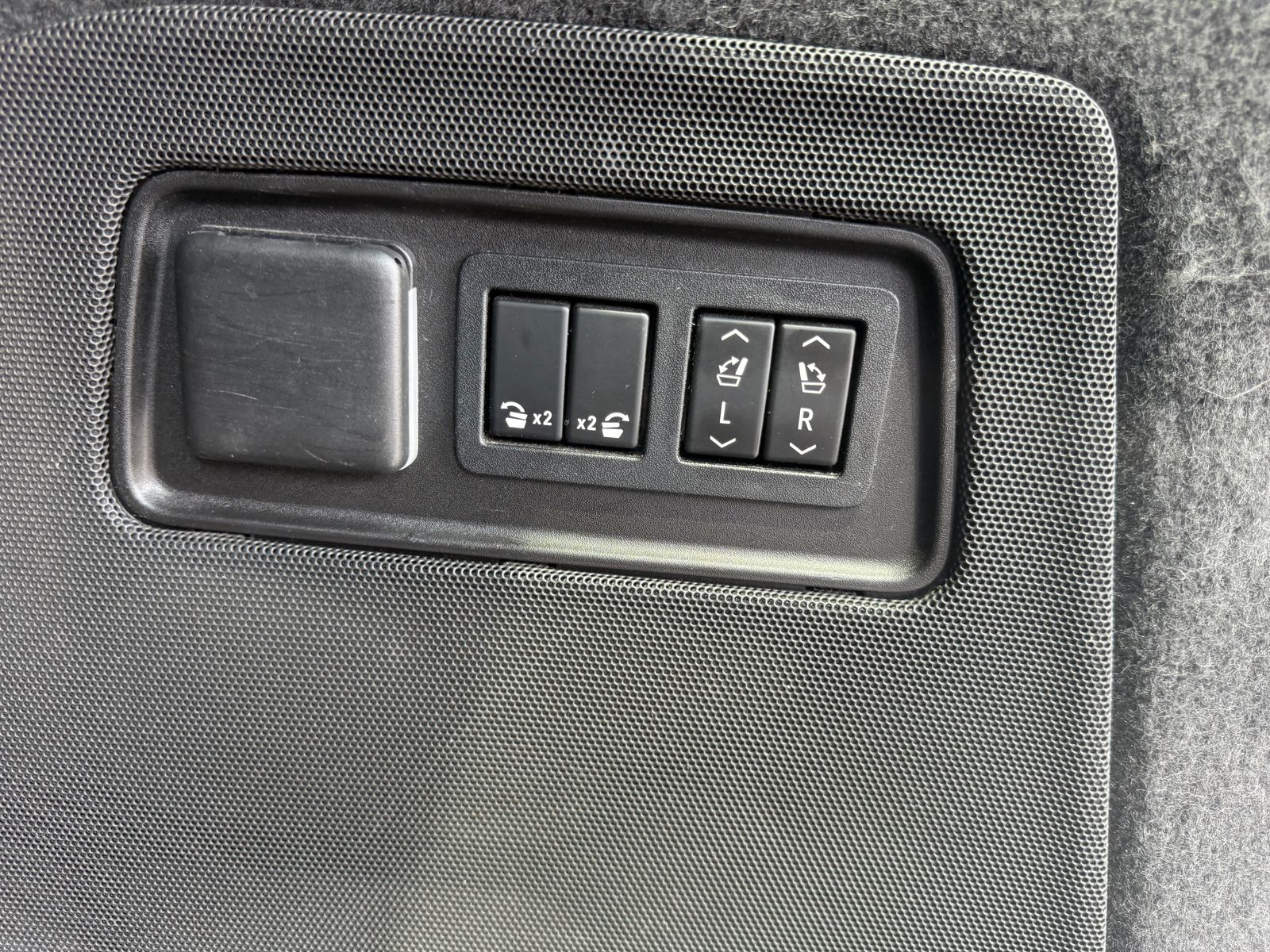 2022 Cadillac Escalade ESV Premium Luxury AWD