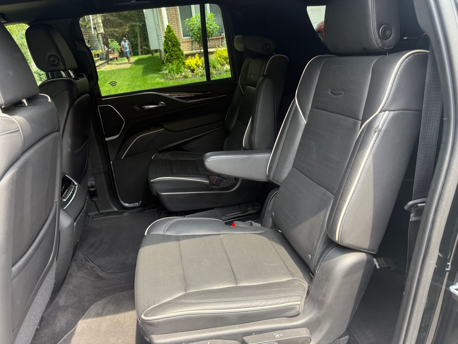2022 Cadillac Escalade ESV Premium Luxury AWD