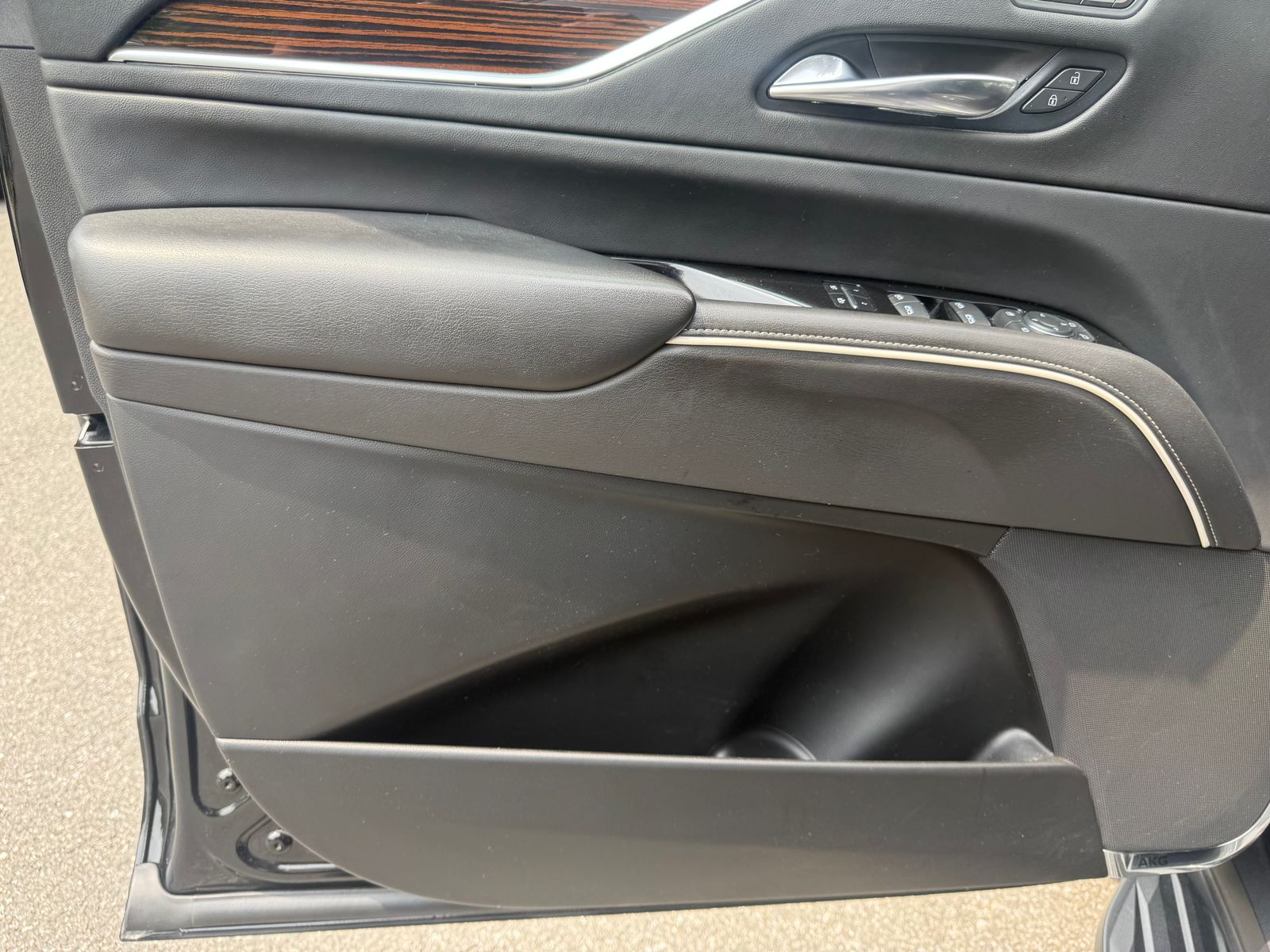 2022 Cadillac Escalade ESV Premium Luxury AWD