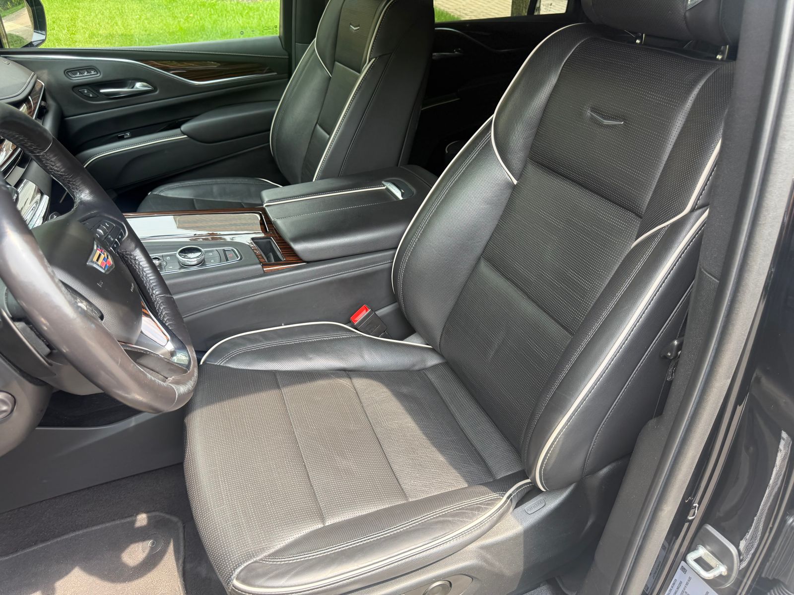 2022 Cadillac Escalade ESV Premium Luxury AWD