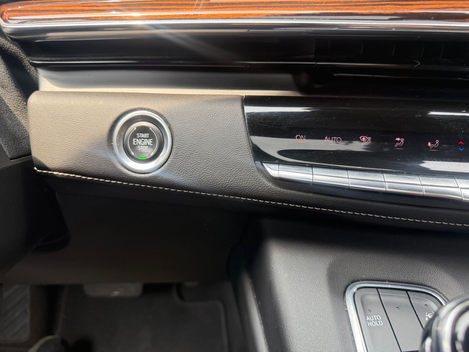 2022 Cadillac Escalade ESV Premium Luxury AWD