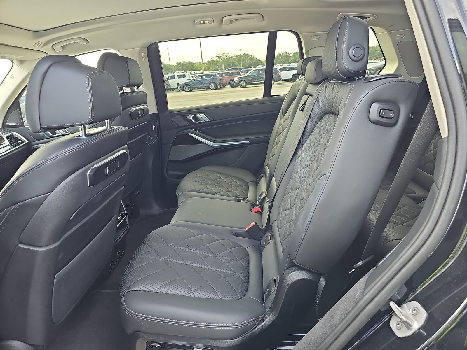 2025 BMW X7 xDrive40i AWD