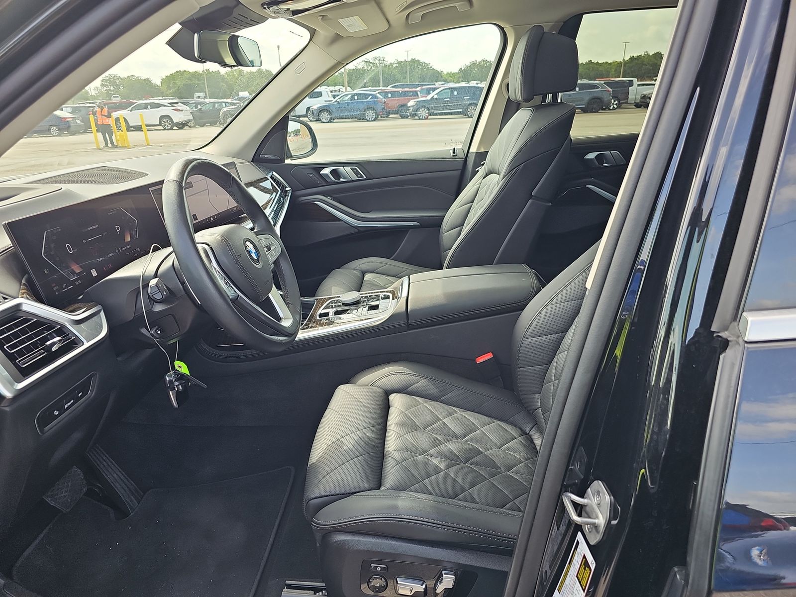 2025 BMW X7 xDrive40i AWD