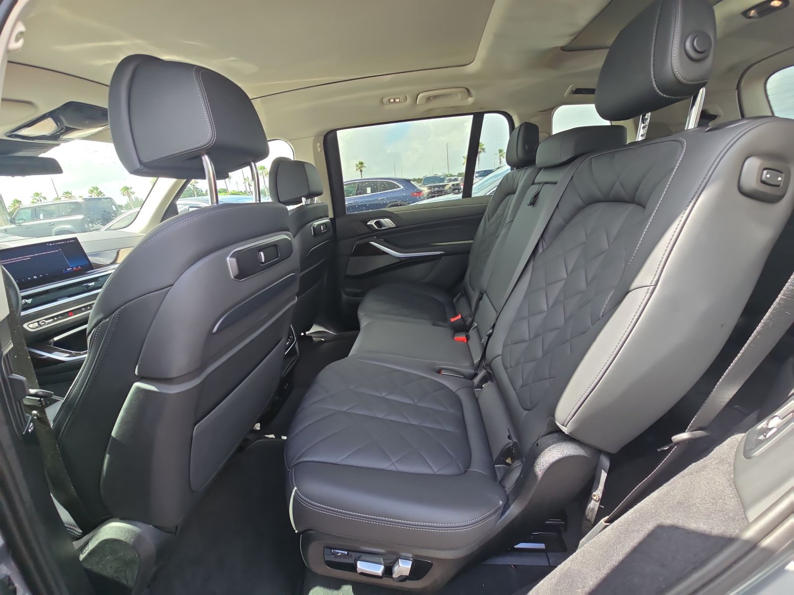 2025 BMW X7 xDrive40i AWD
