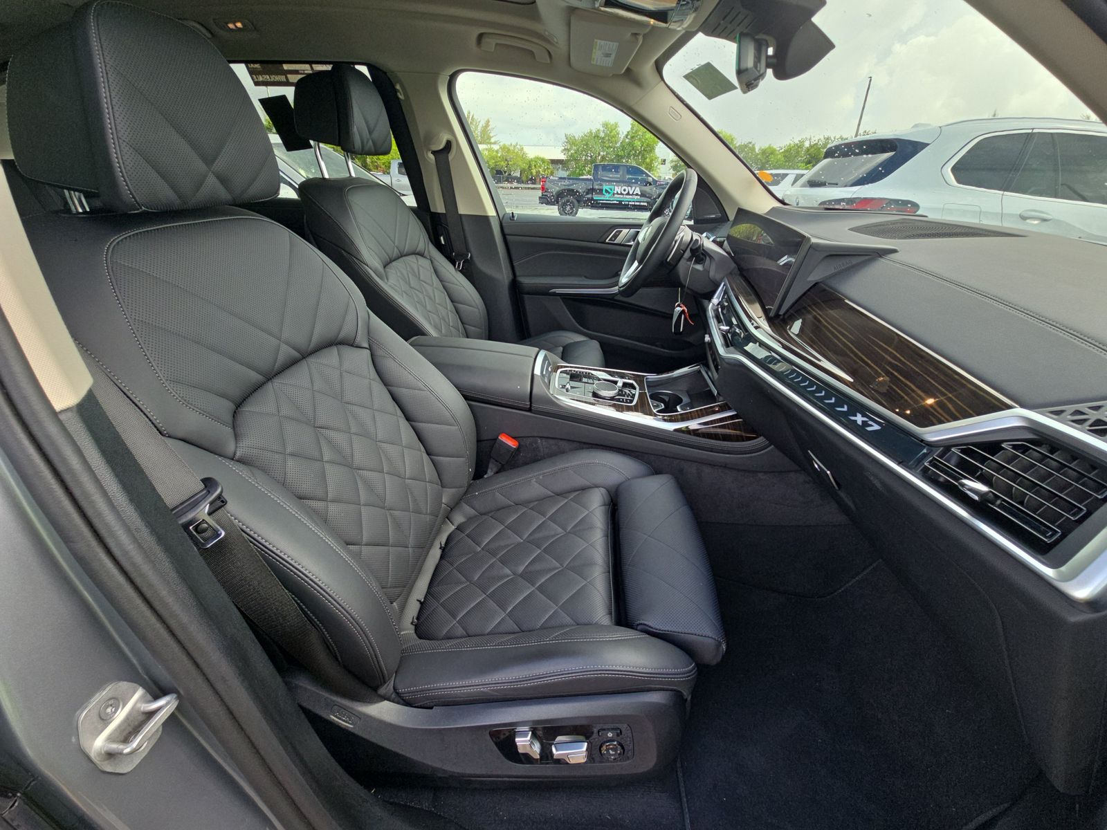 2025 BMW X7 xDrive40i AWD