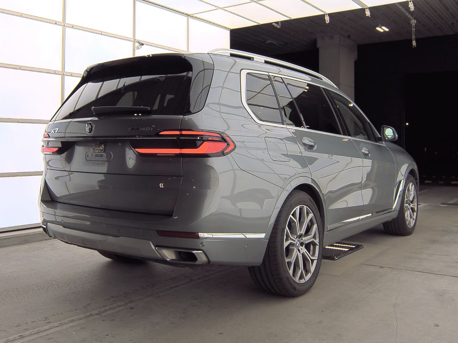 2025 BMW X7 xDrive40i AWD