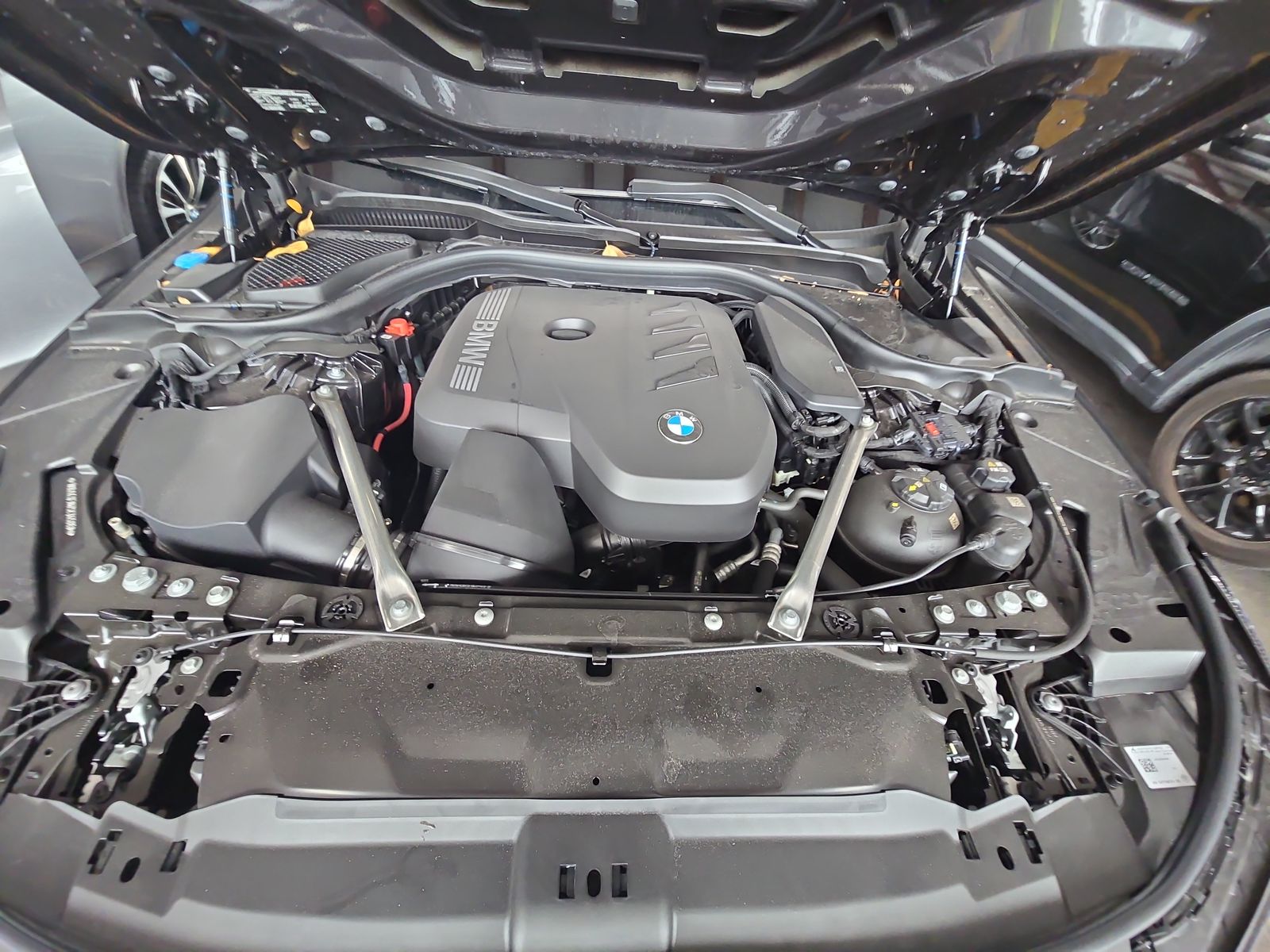 2025 BMW 5 Series 530i RWD