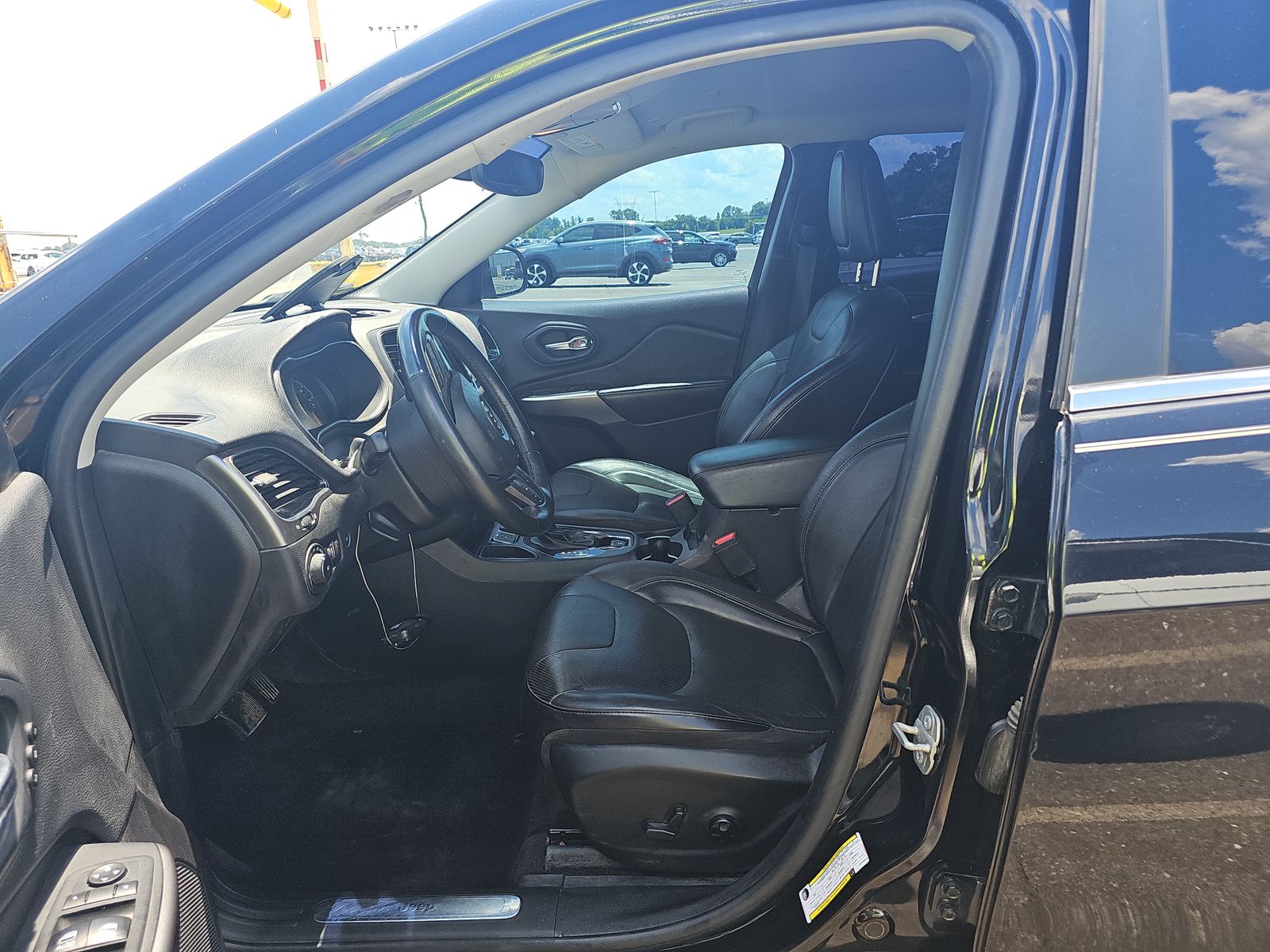2019 Jeep Cherokee Limited FWD