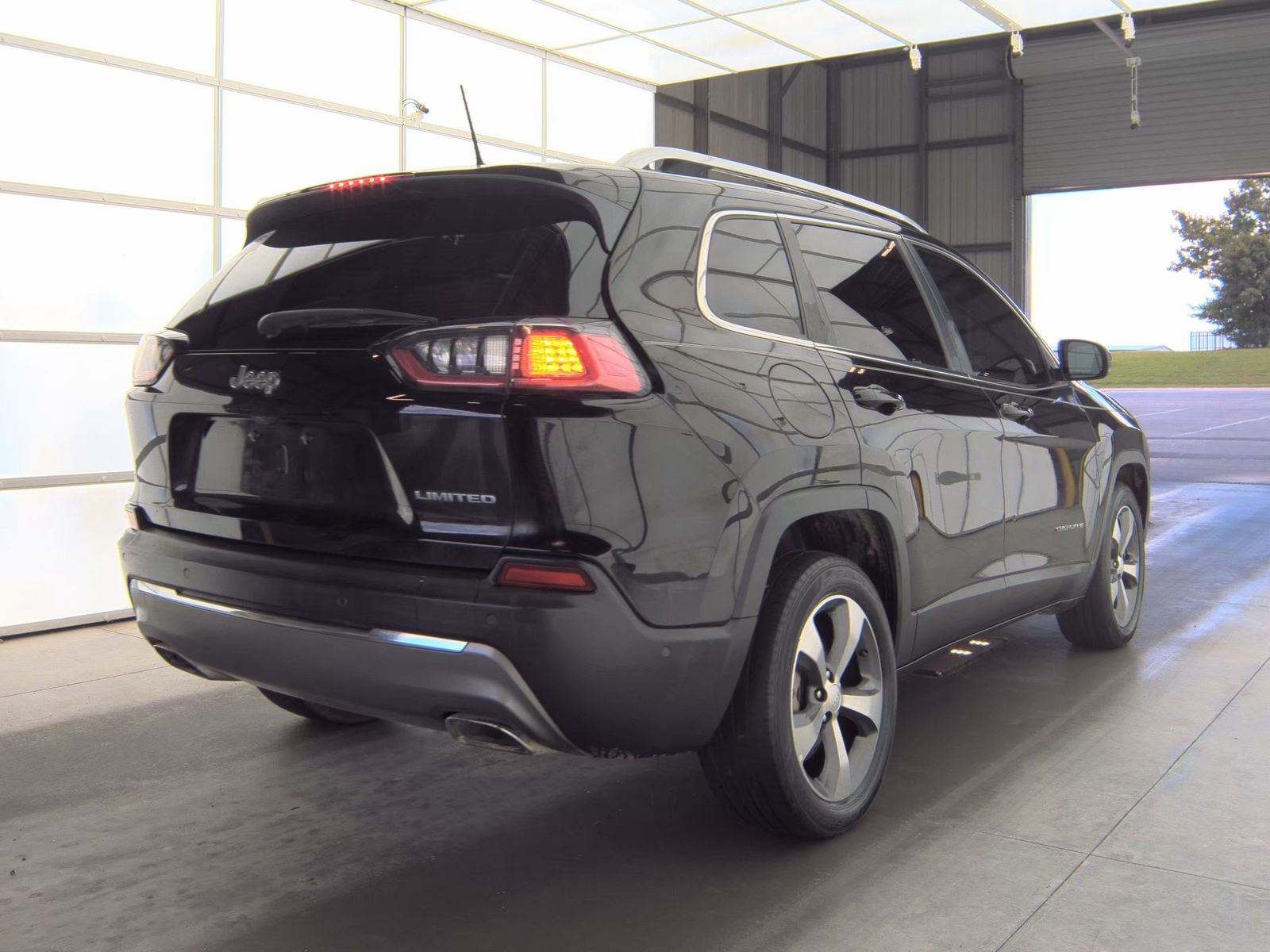 2019 Jeep Cherokee Limited FWD