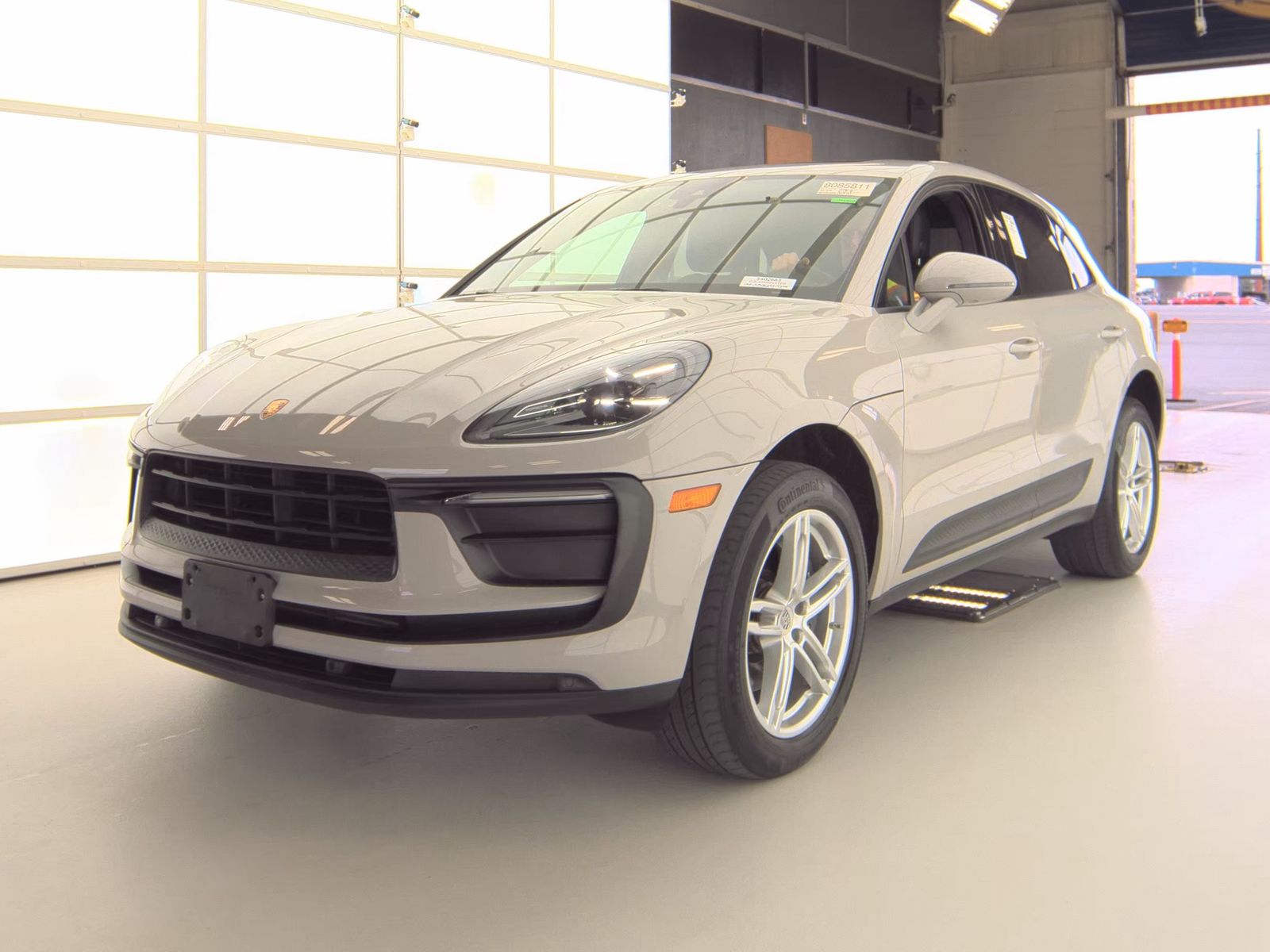 2022 Porsche The new Macan