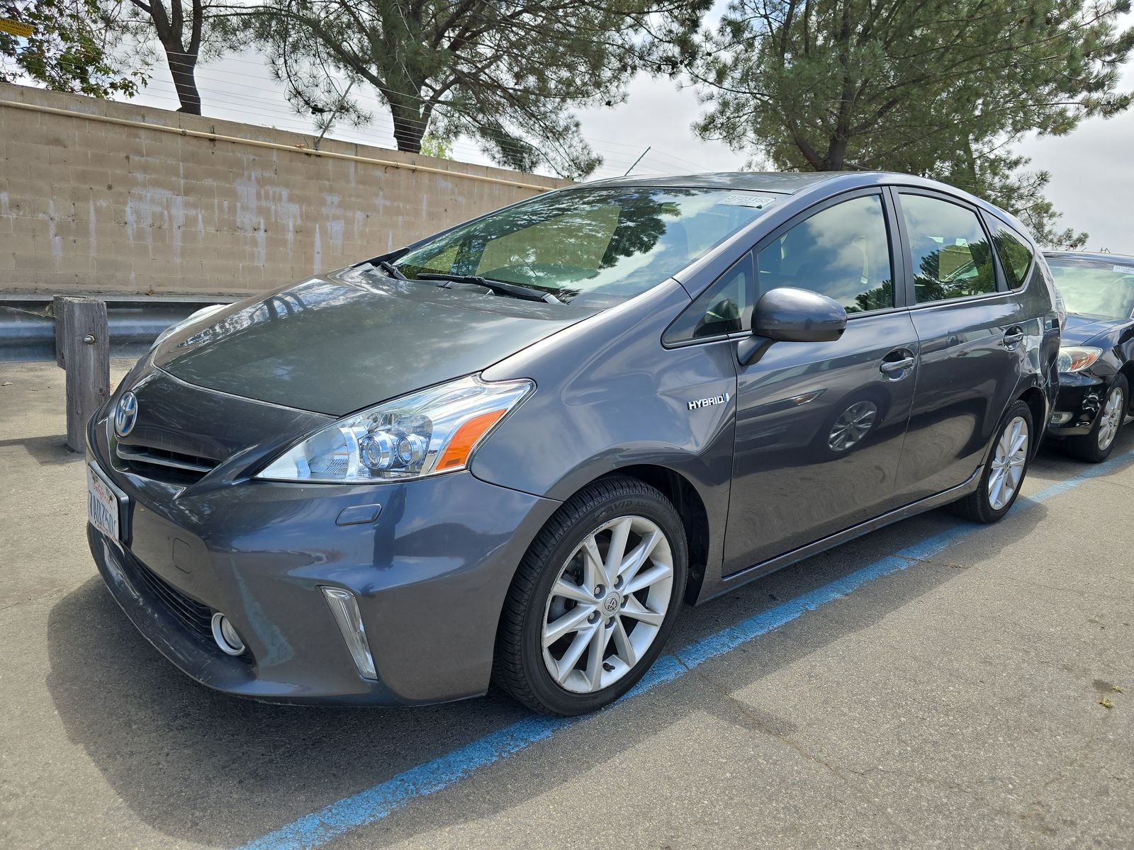 2013 Toyota Prius v Five FWD