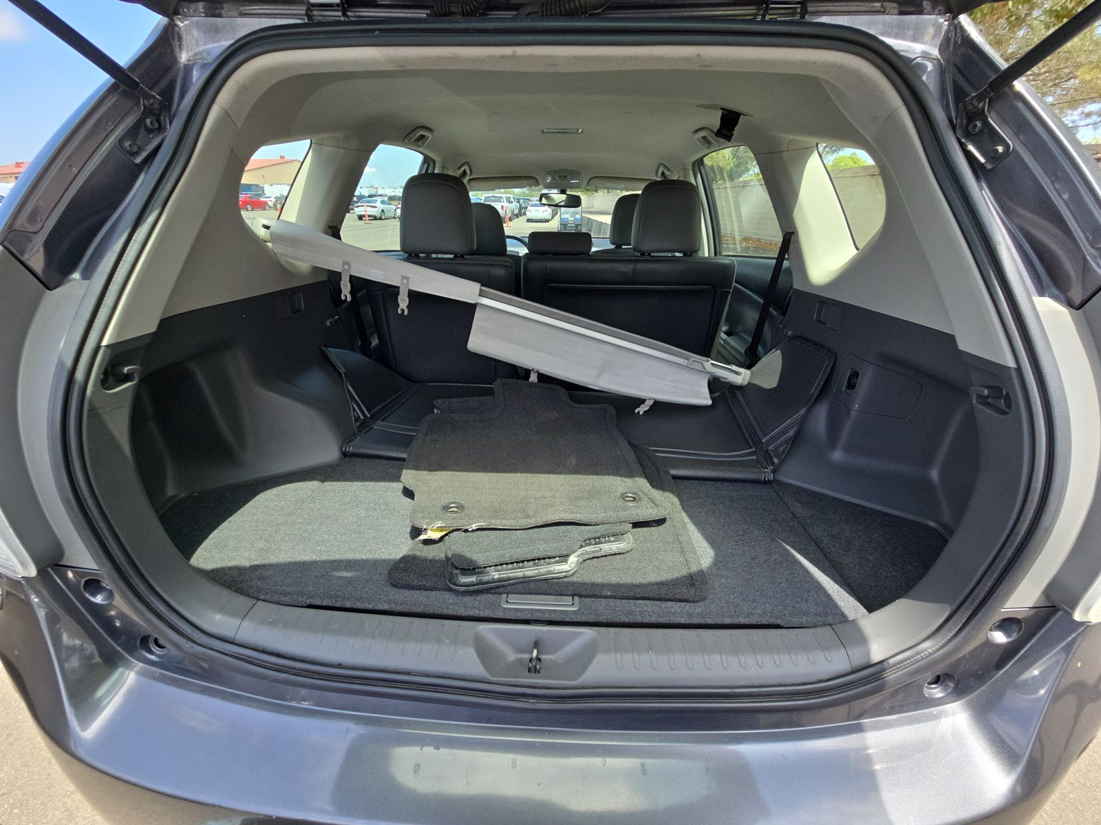 2013 Toyota Prius v Five FWD