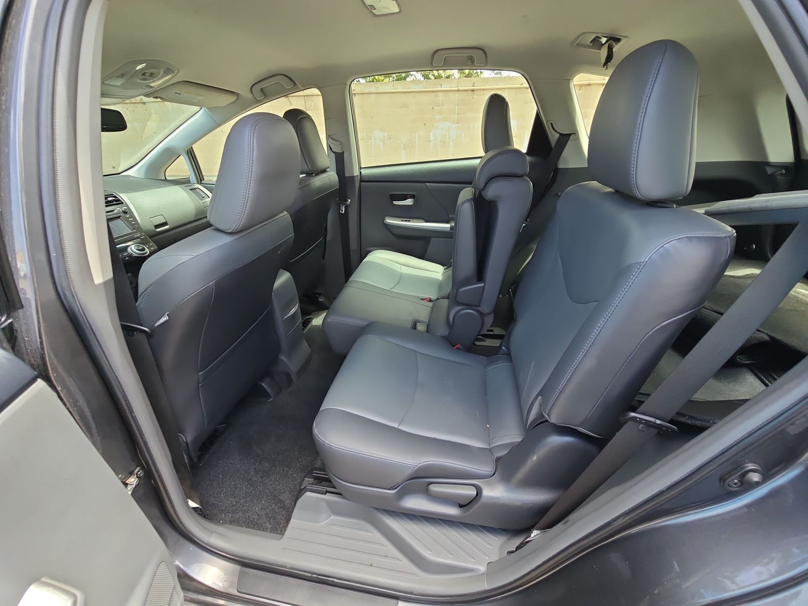 2013 Toyota Prius v Five FWD