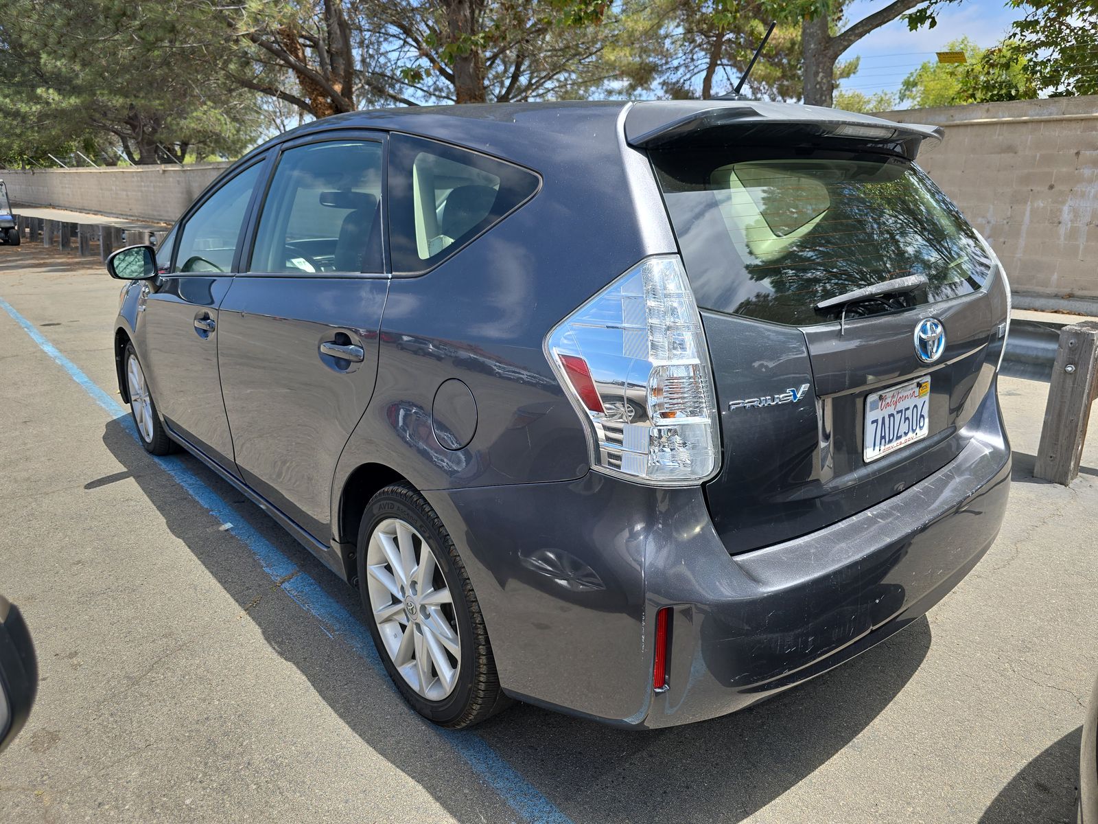 2013 Toyota Prius v Five FWD