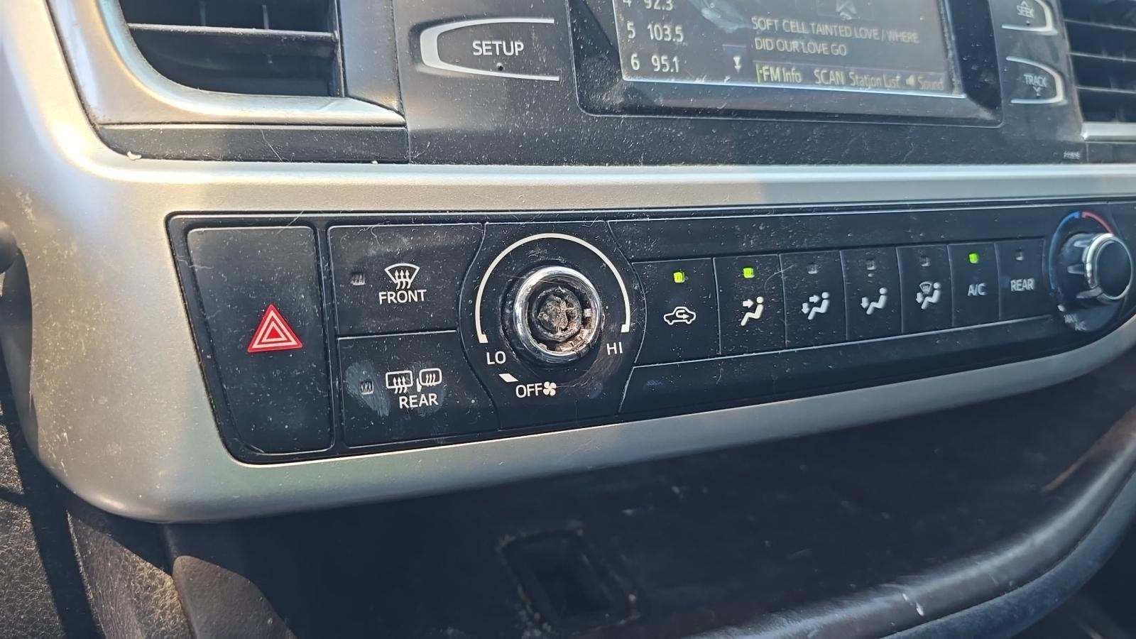 2019 Toyota Highlander LE FWD