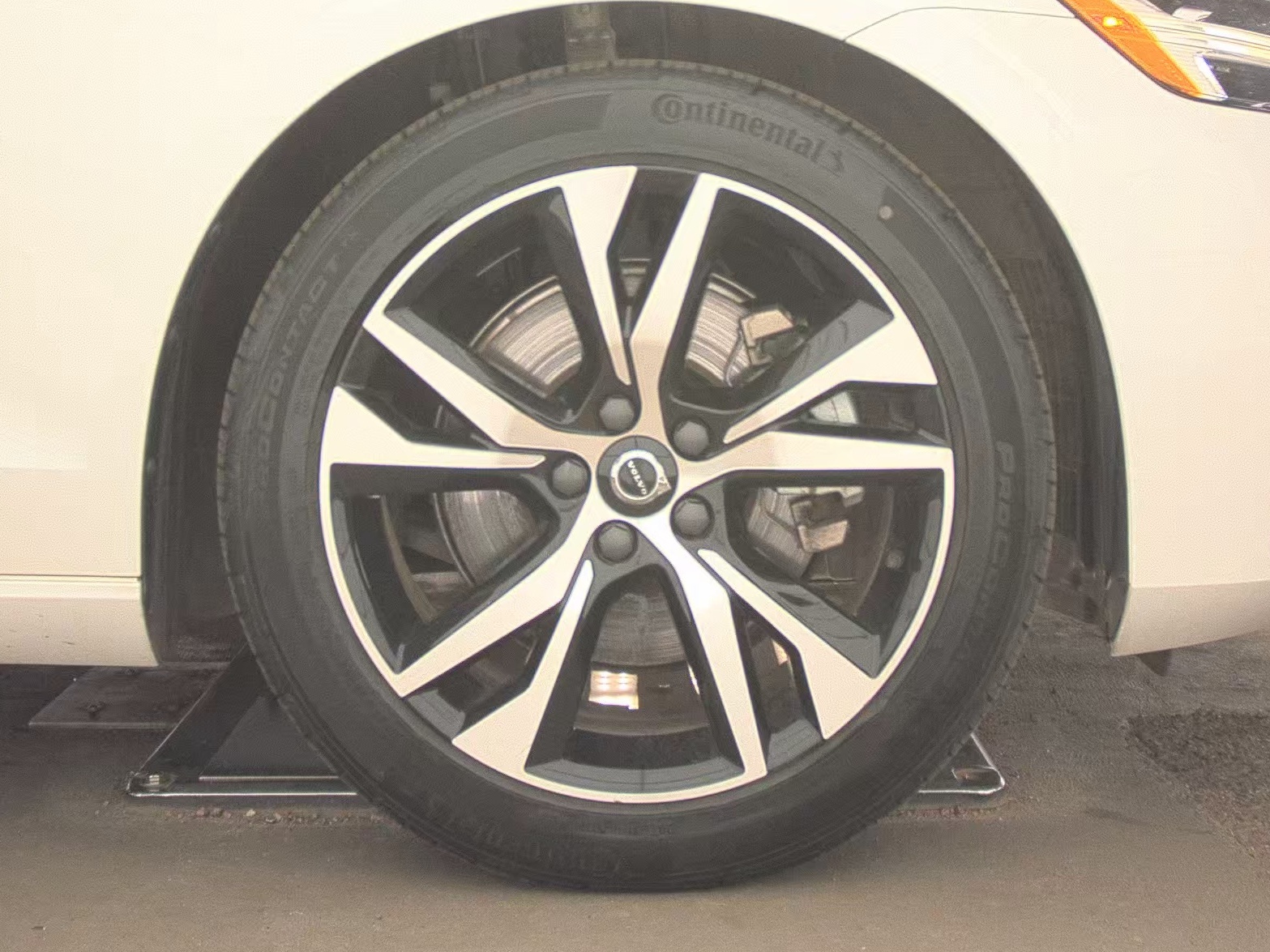 2025 Volvo S60 B5 Core AWD