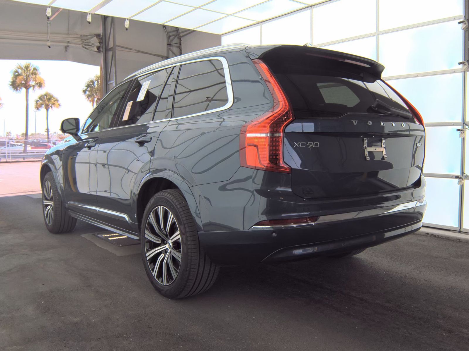 2025 Volvo XC90 B5 Core AWD