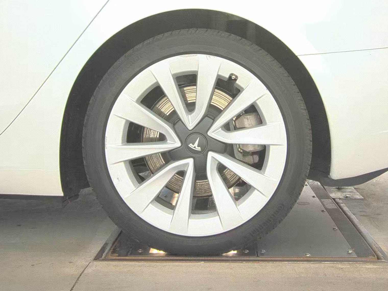 2023 Tesla Model 3 Standard Range RWD