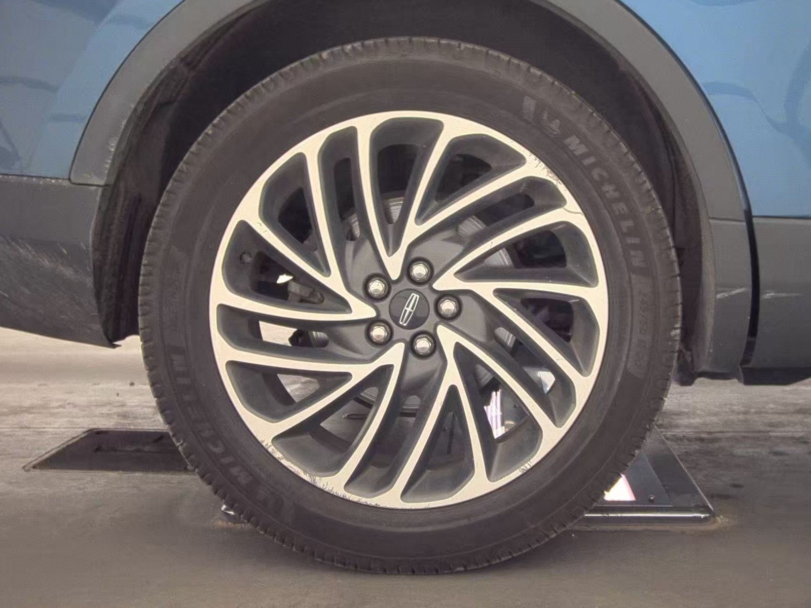 2019 Lincoln Nautilus Reserve AWD