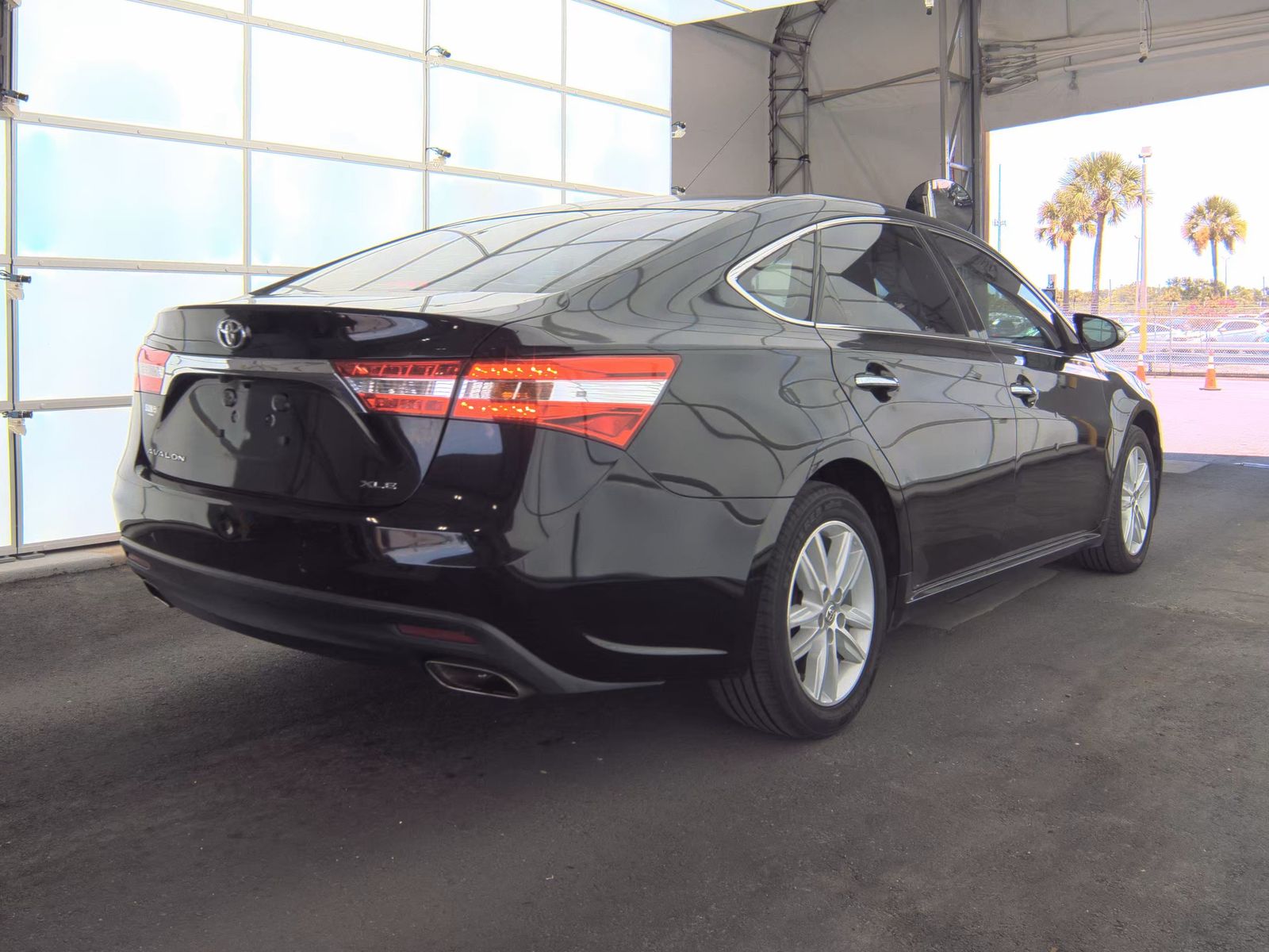 2013 Toyota Avalon XLE FWD