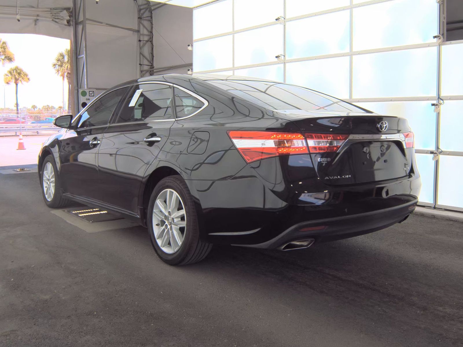 2013 Toyota Avalon XLE FWD